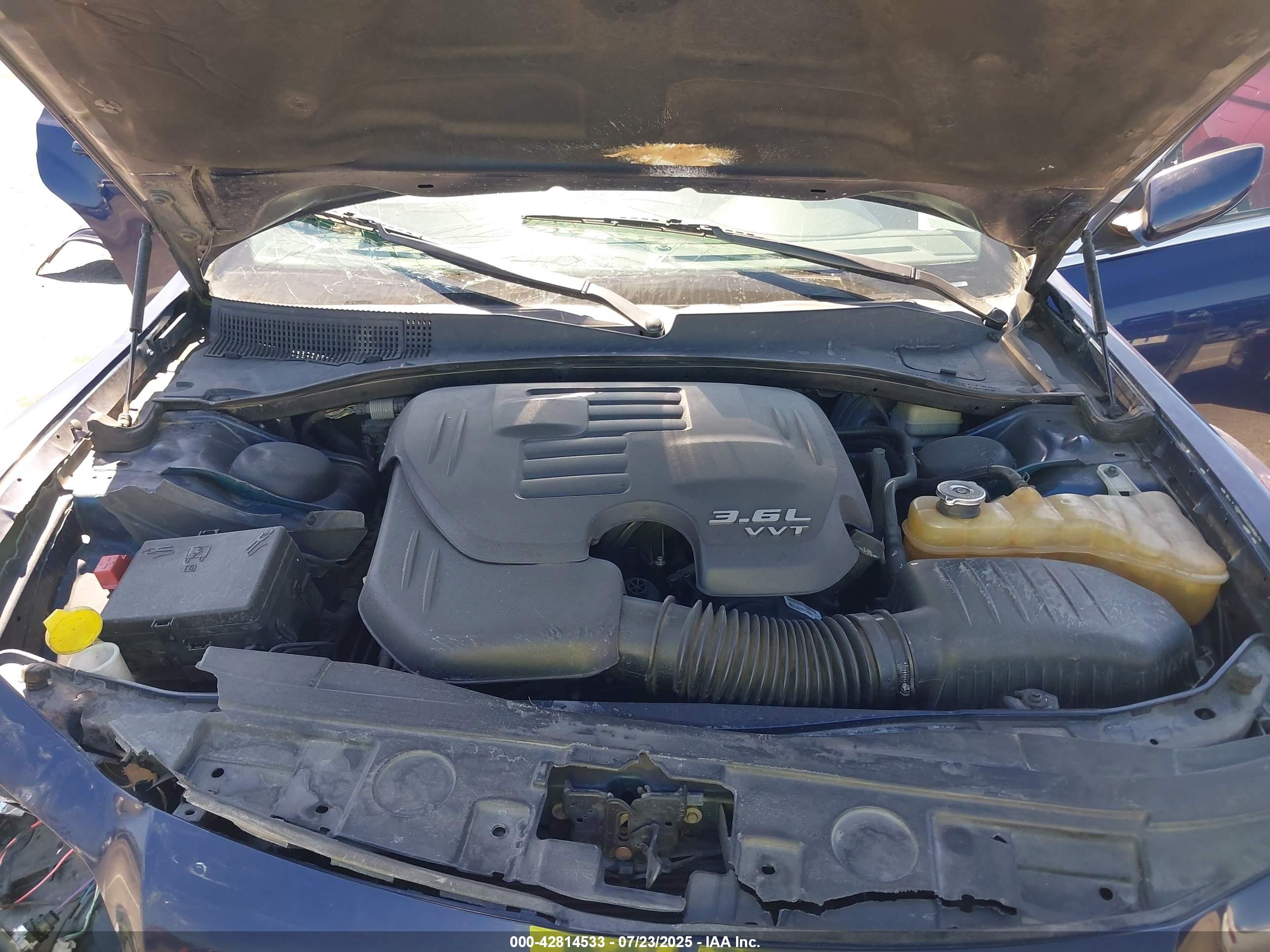 CHRYSLER 300 image 10