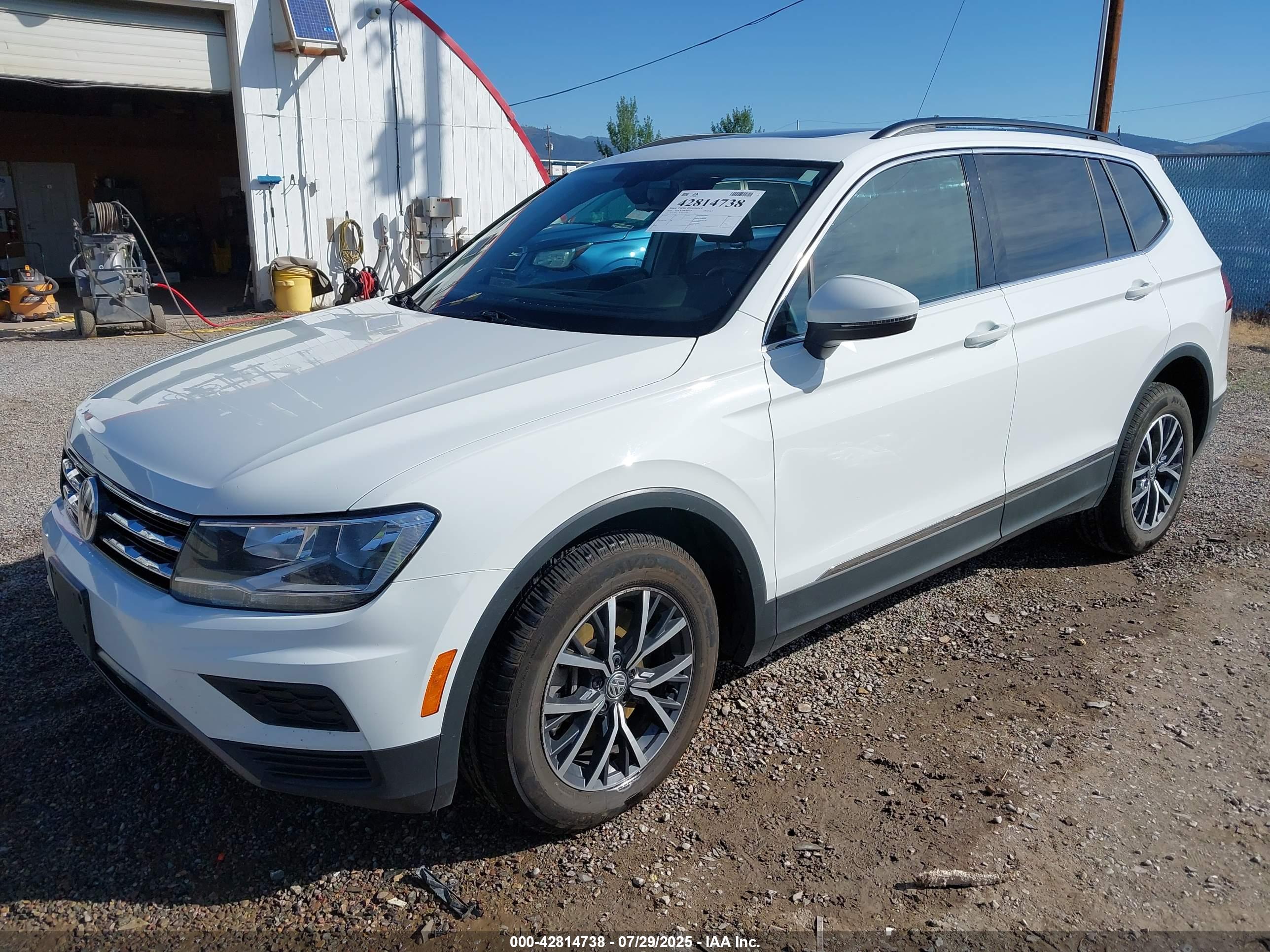 VOLKSWAGEN TIGUAN image 2