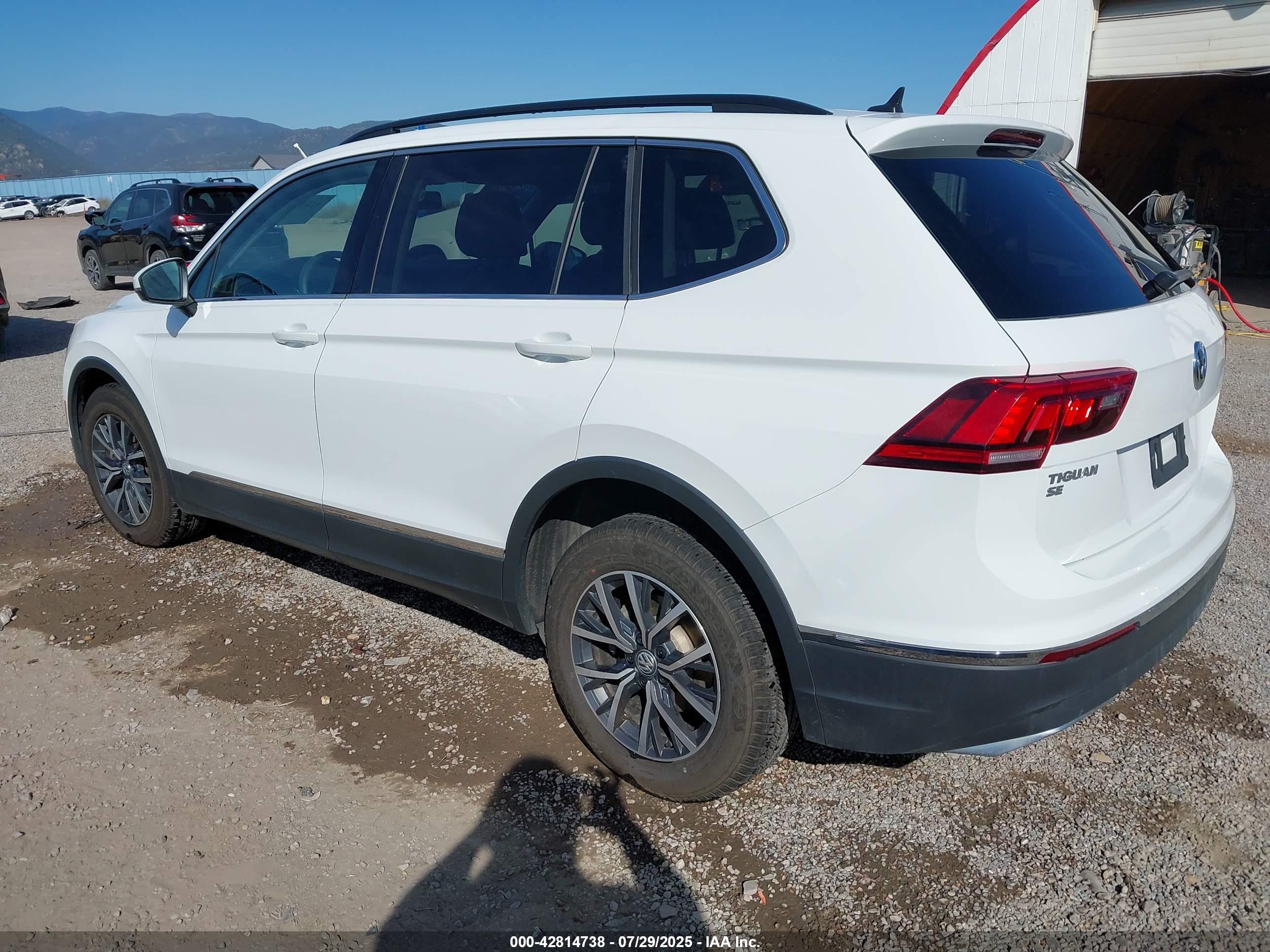 VOLKSWAGEN TIGUAN image 3