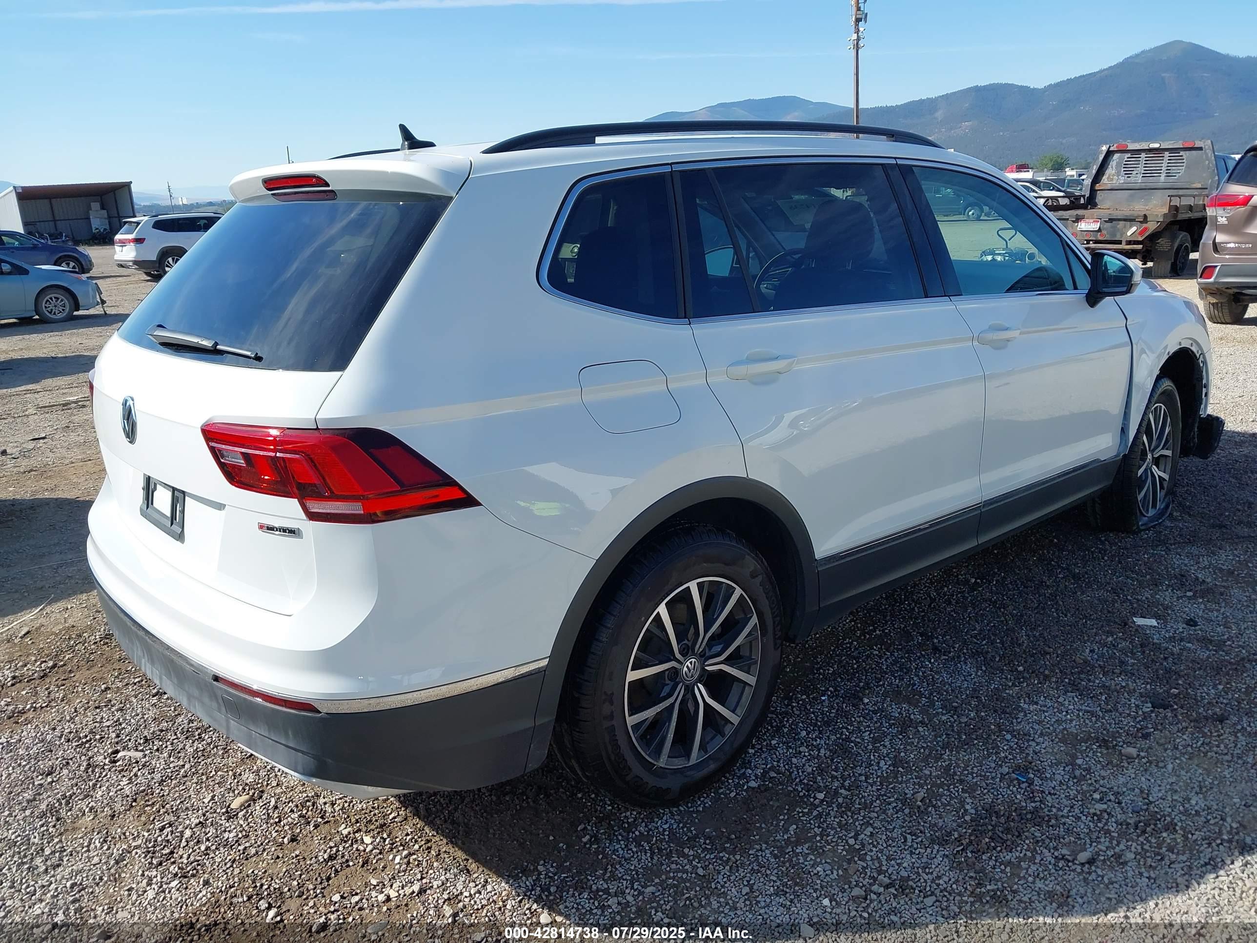 VOLKSWAGEN TIGUAN image 4