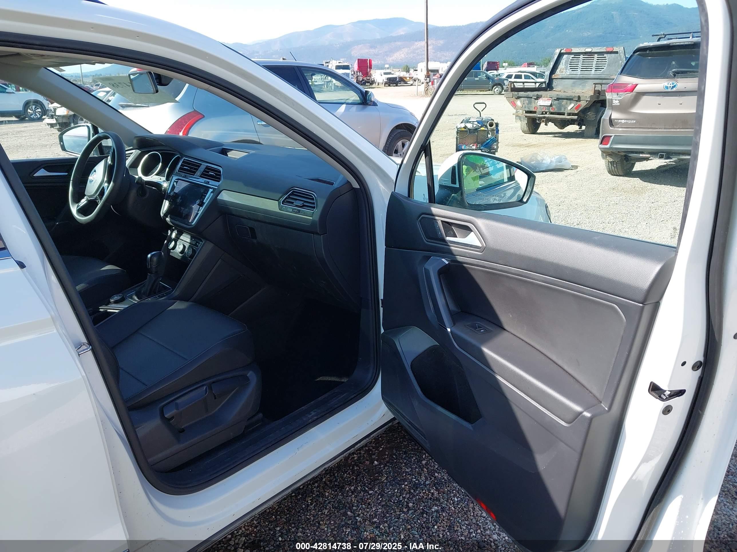 VOLKSWAGEN TIGUAN image 5