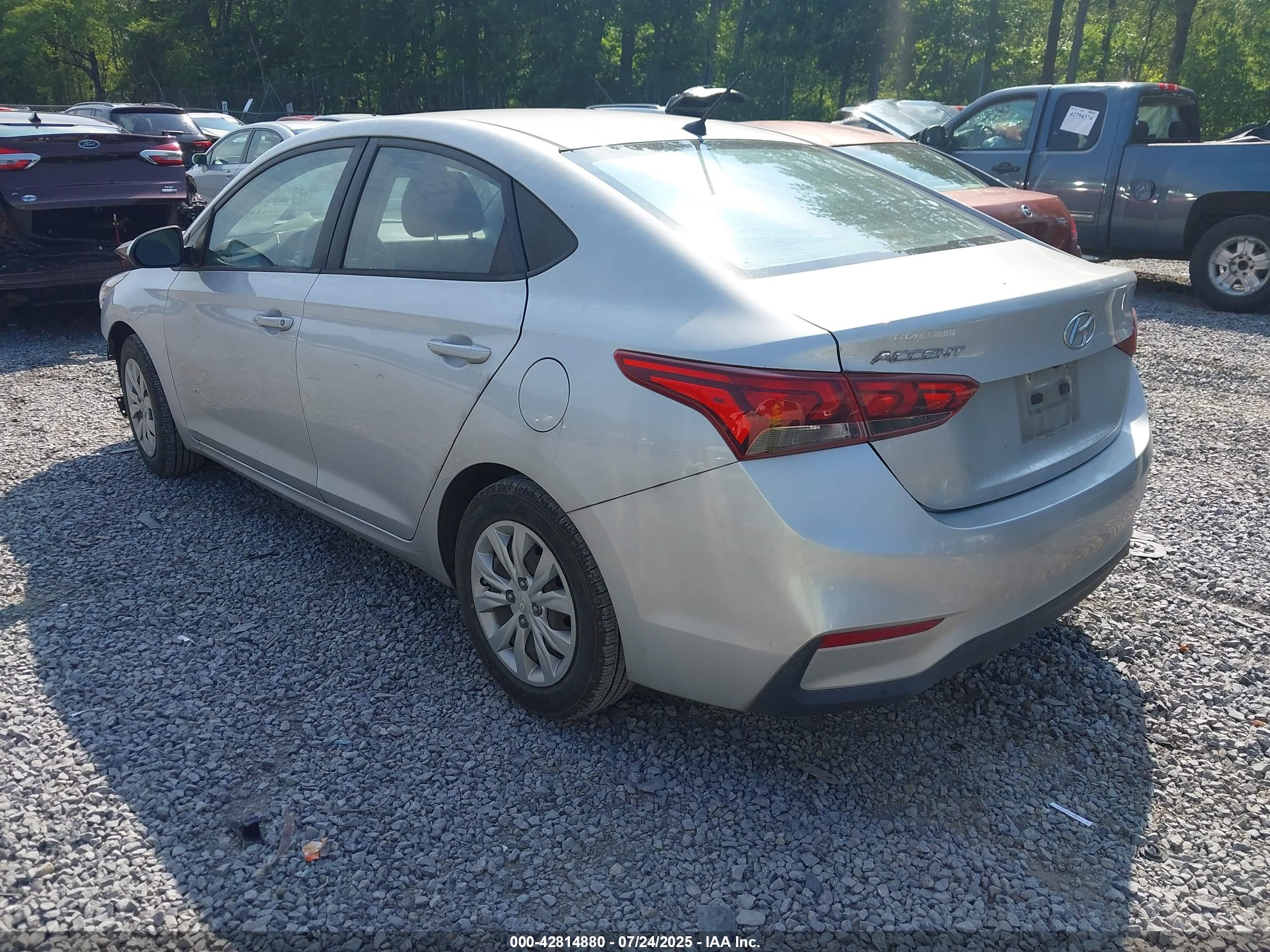 HYUNDAI ACCENT image 3