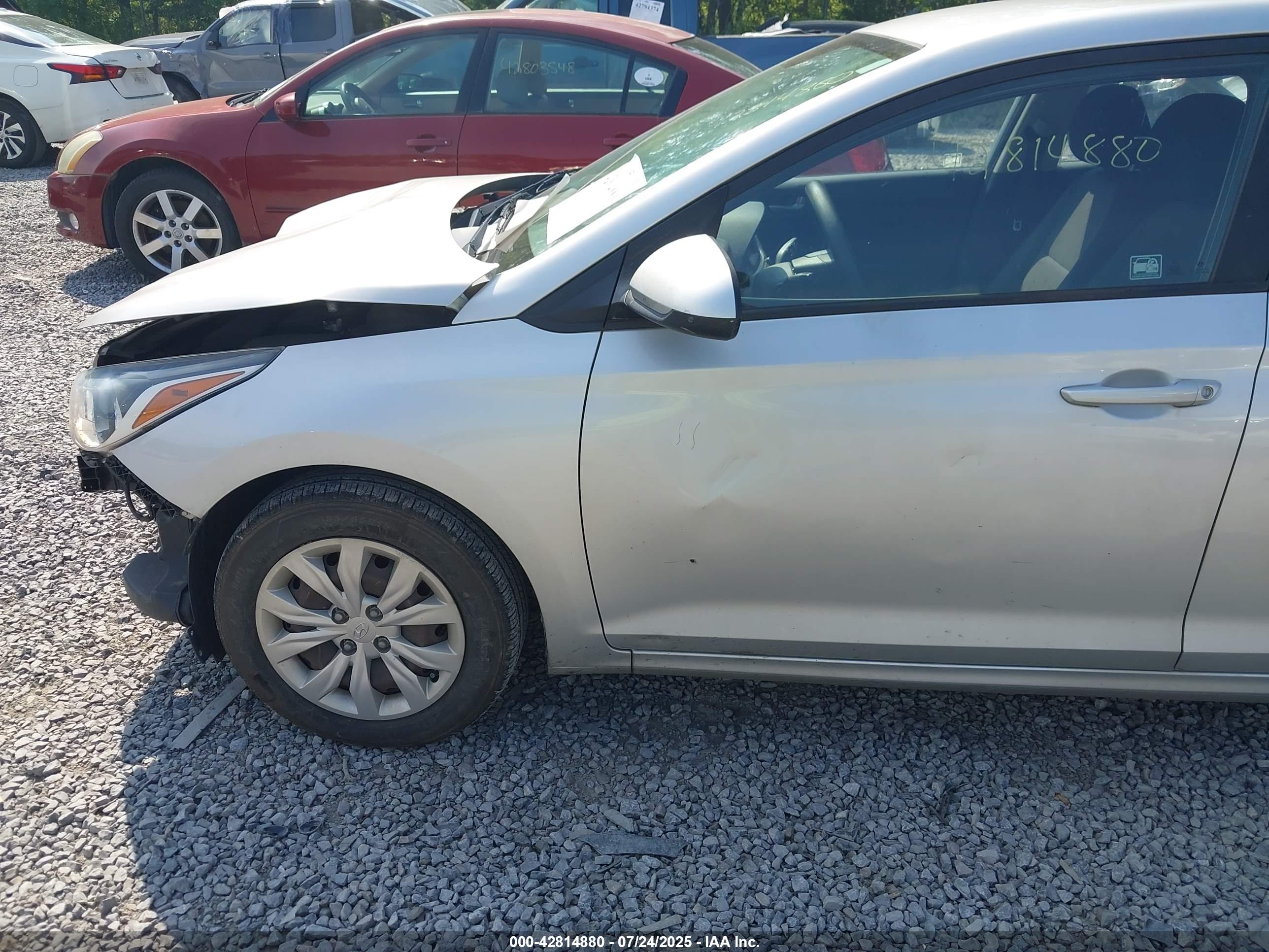 HYUNDAI ACCENT image 6