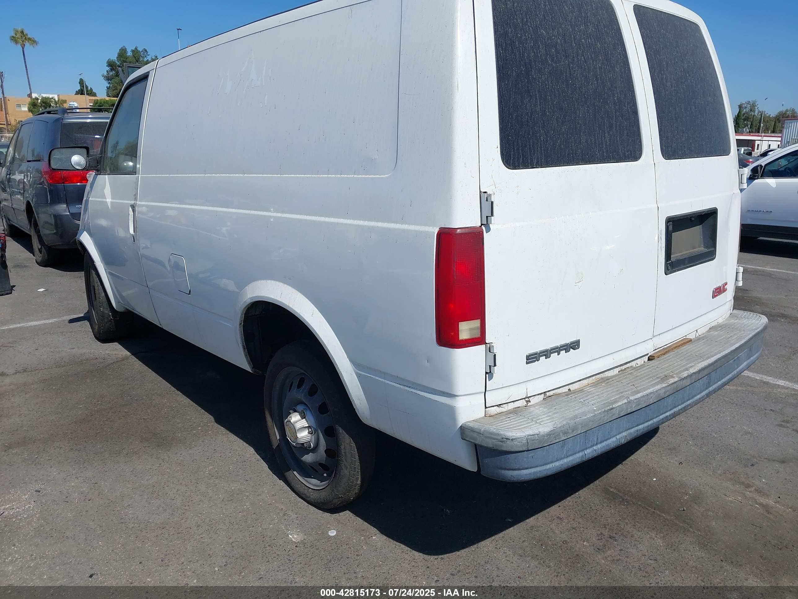 GMC SAFARI image 3