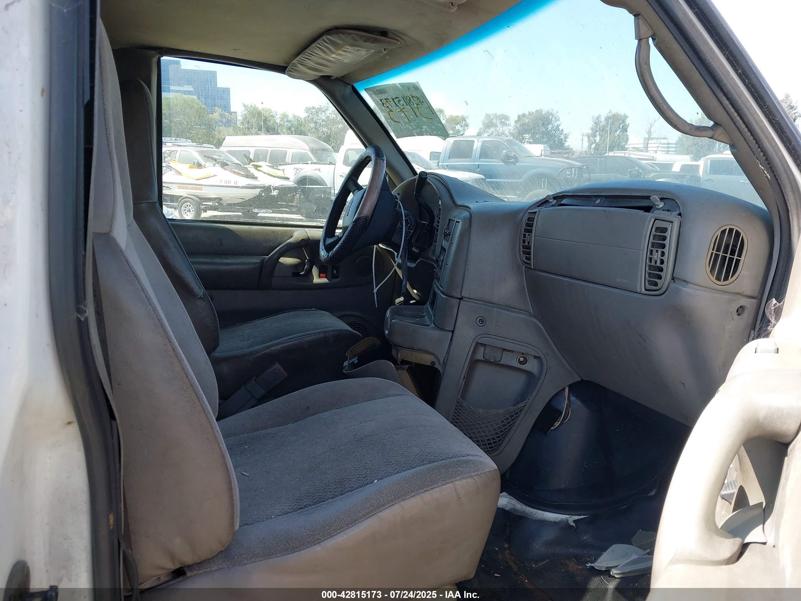 GMC SAFARI image 5