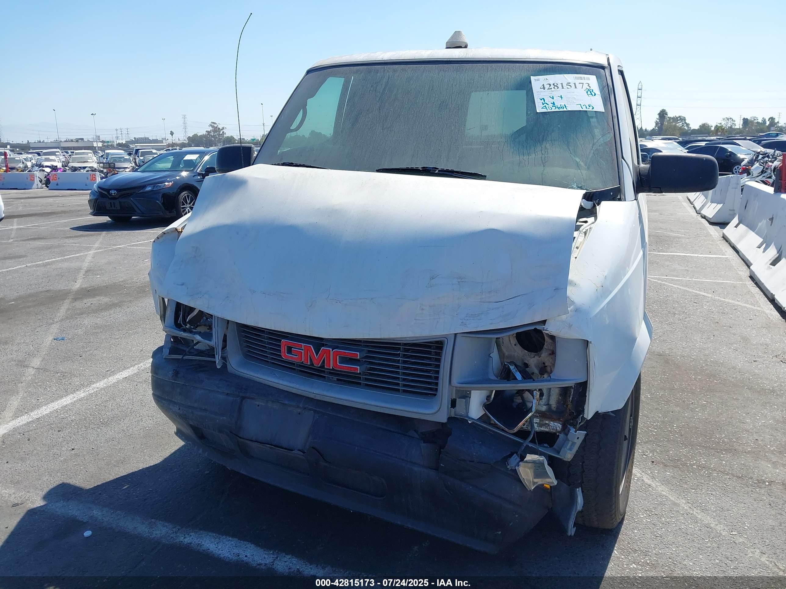 GMC SAFARI image 6