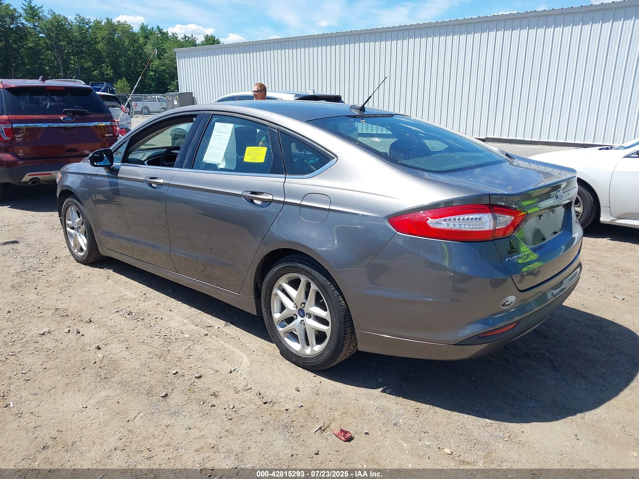 FORD FUSION image 3