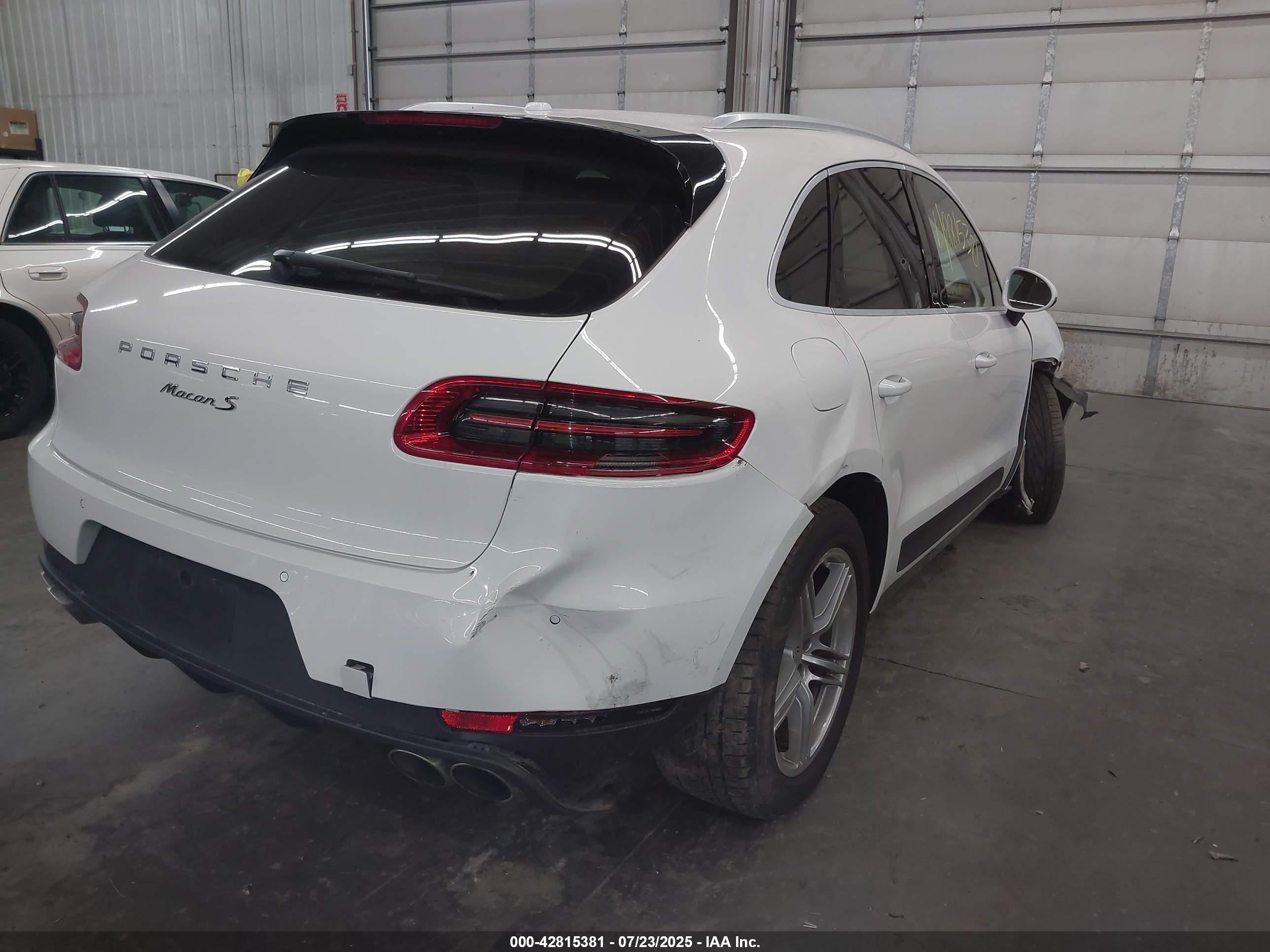 PORSCHE MACAN image 4