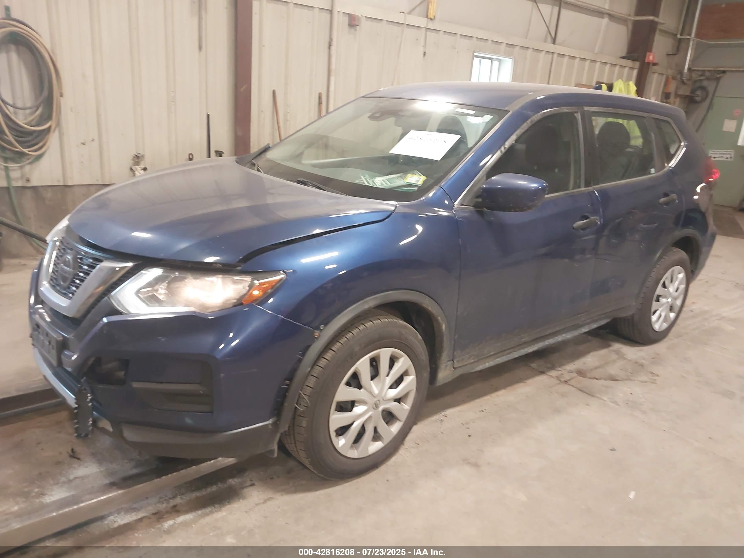 NISSAN ROGUE image 2