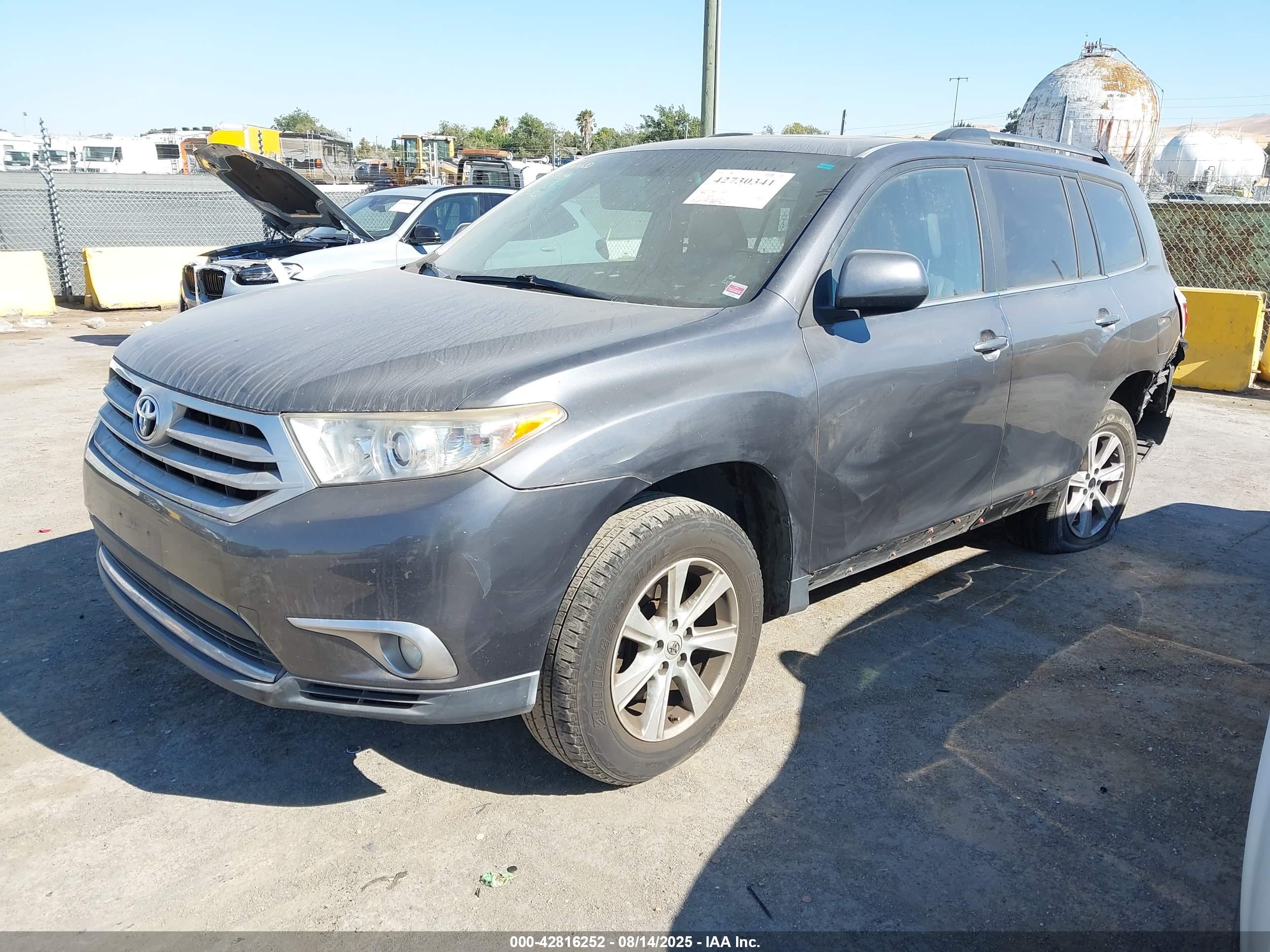 TOYOTA HIGHLANDER image 2