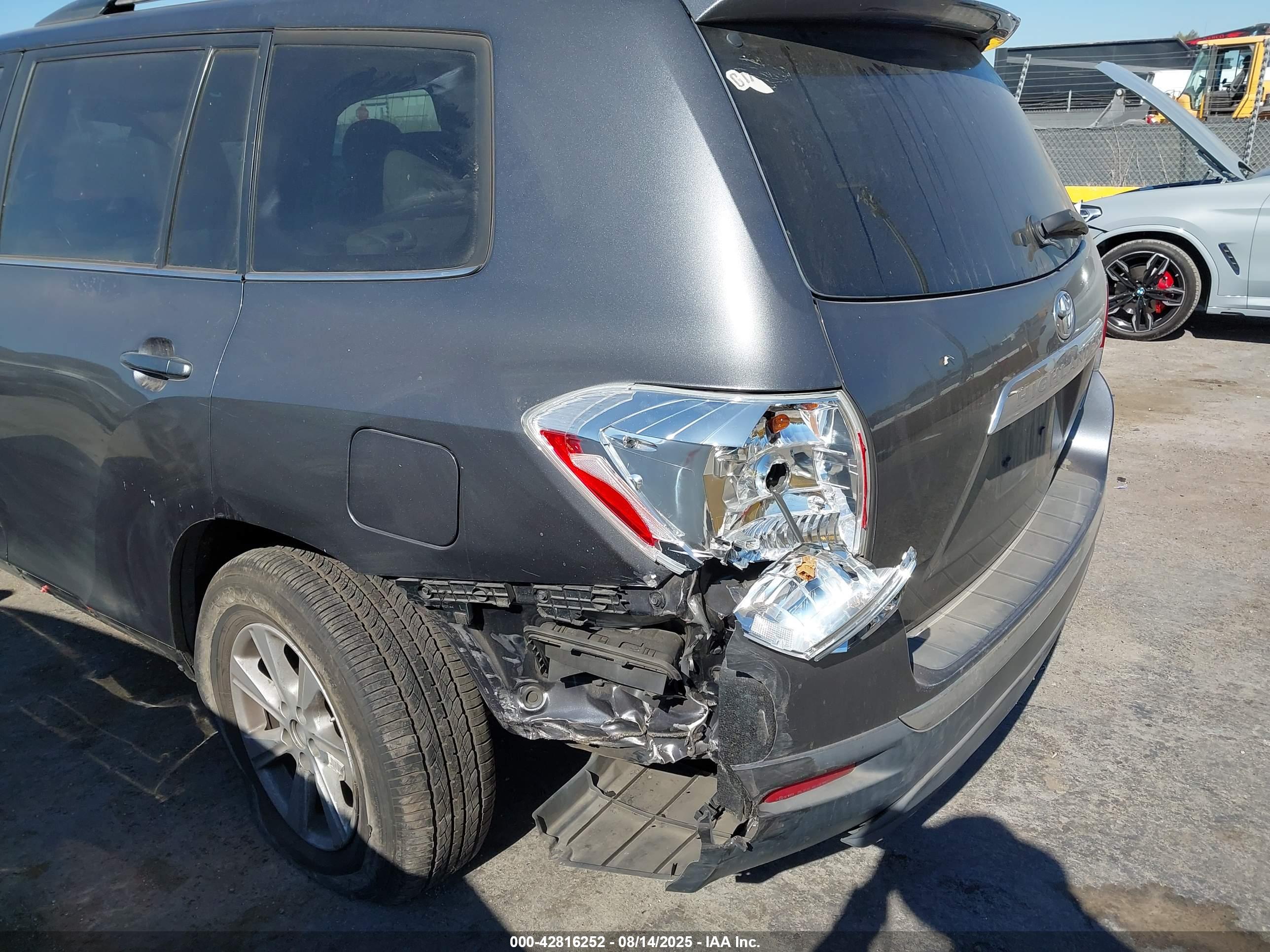 TOYOTA HIGHLANDER image 6