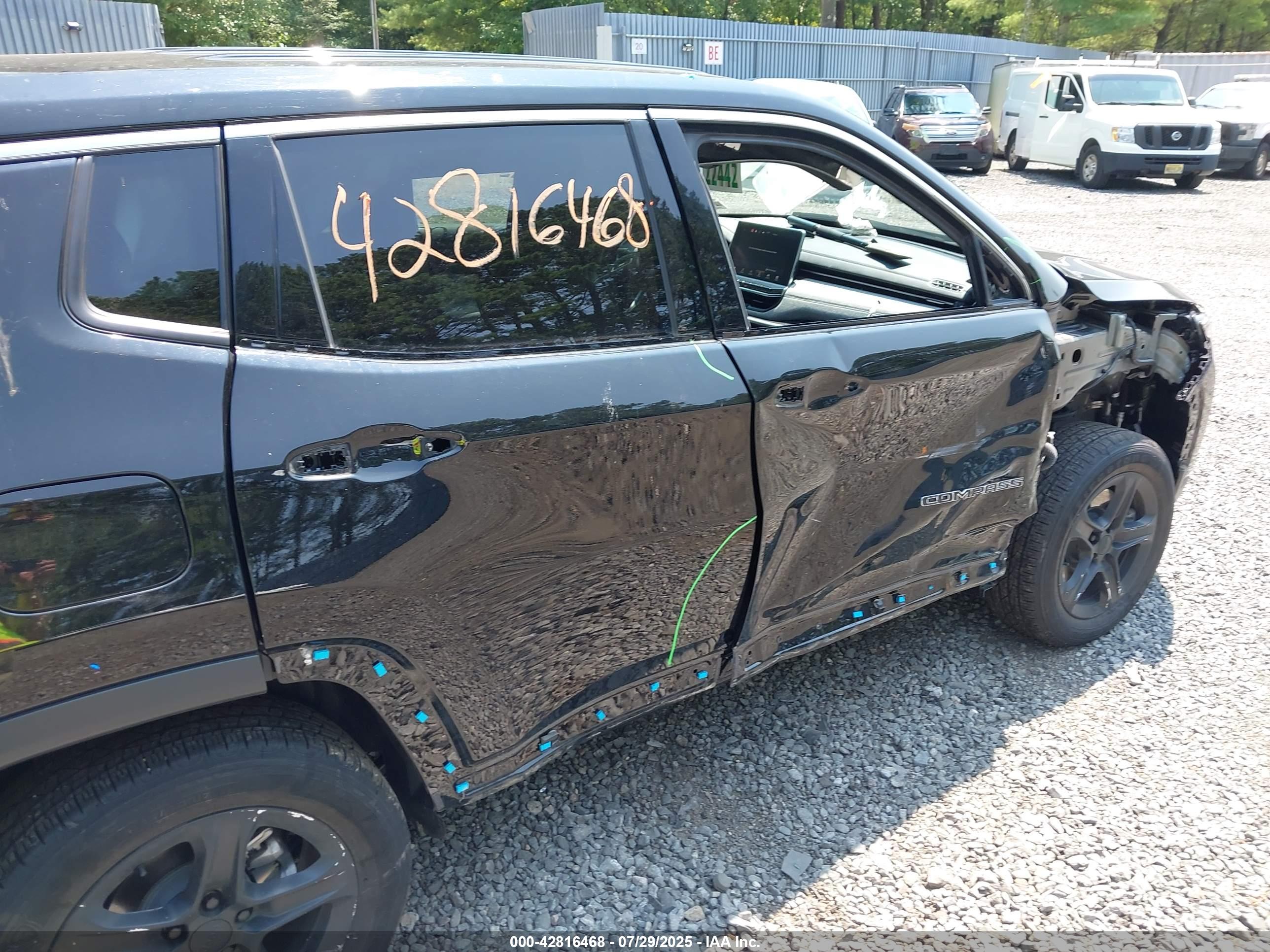 JEEP COMPASS image 6