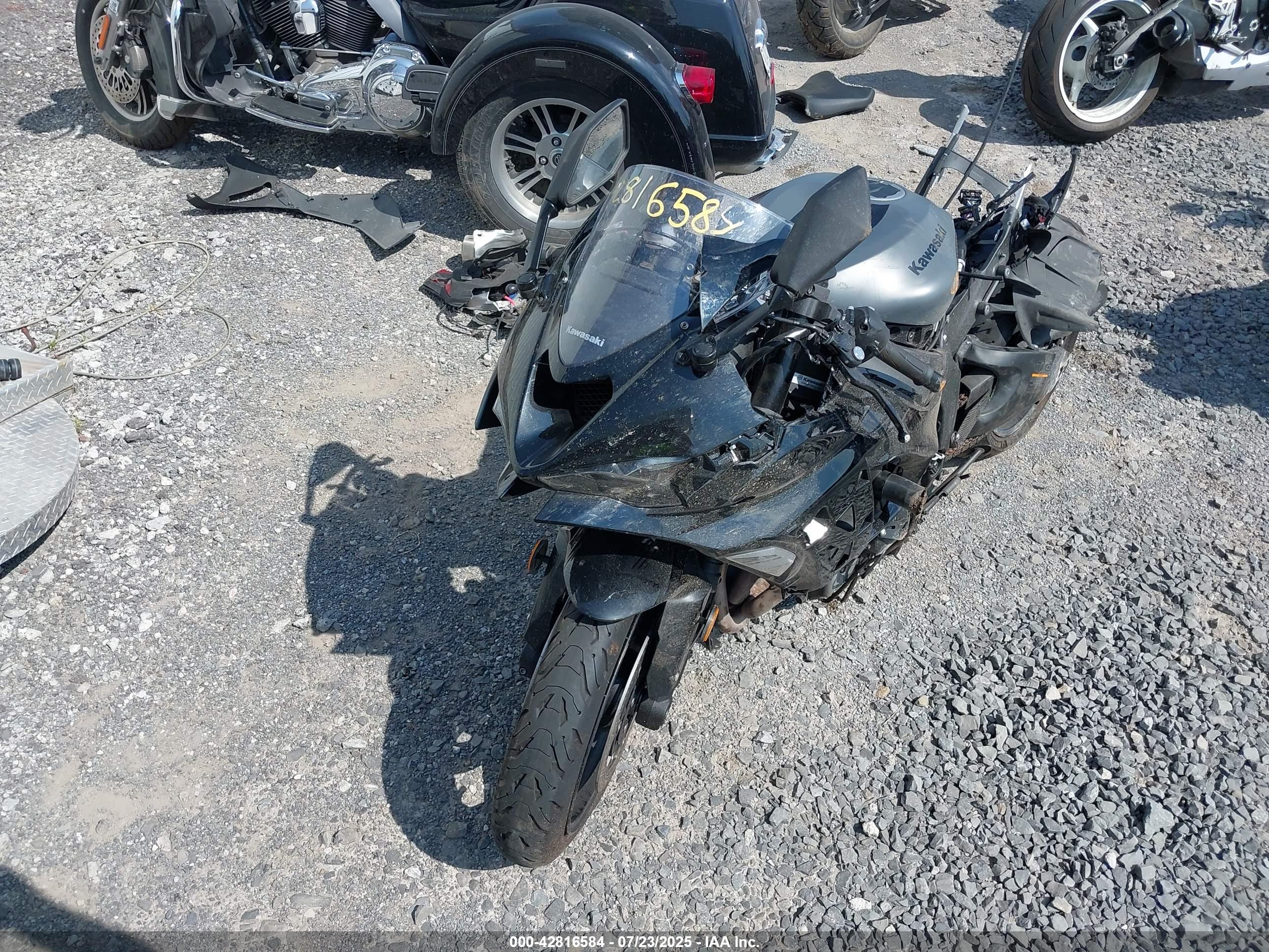 KAWASAKI ZX636 image 2