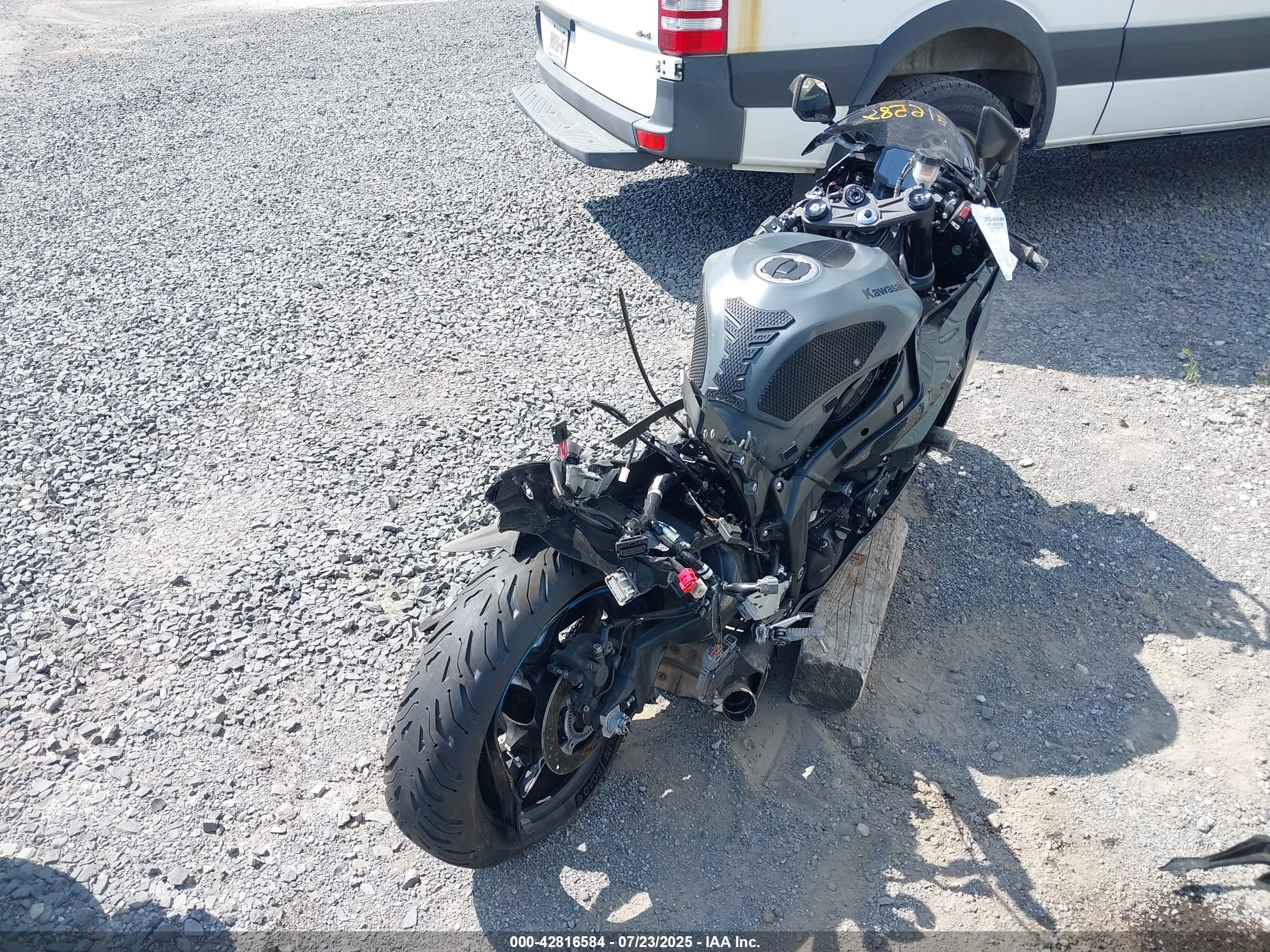 KAWASAKI ZX636 image 4