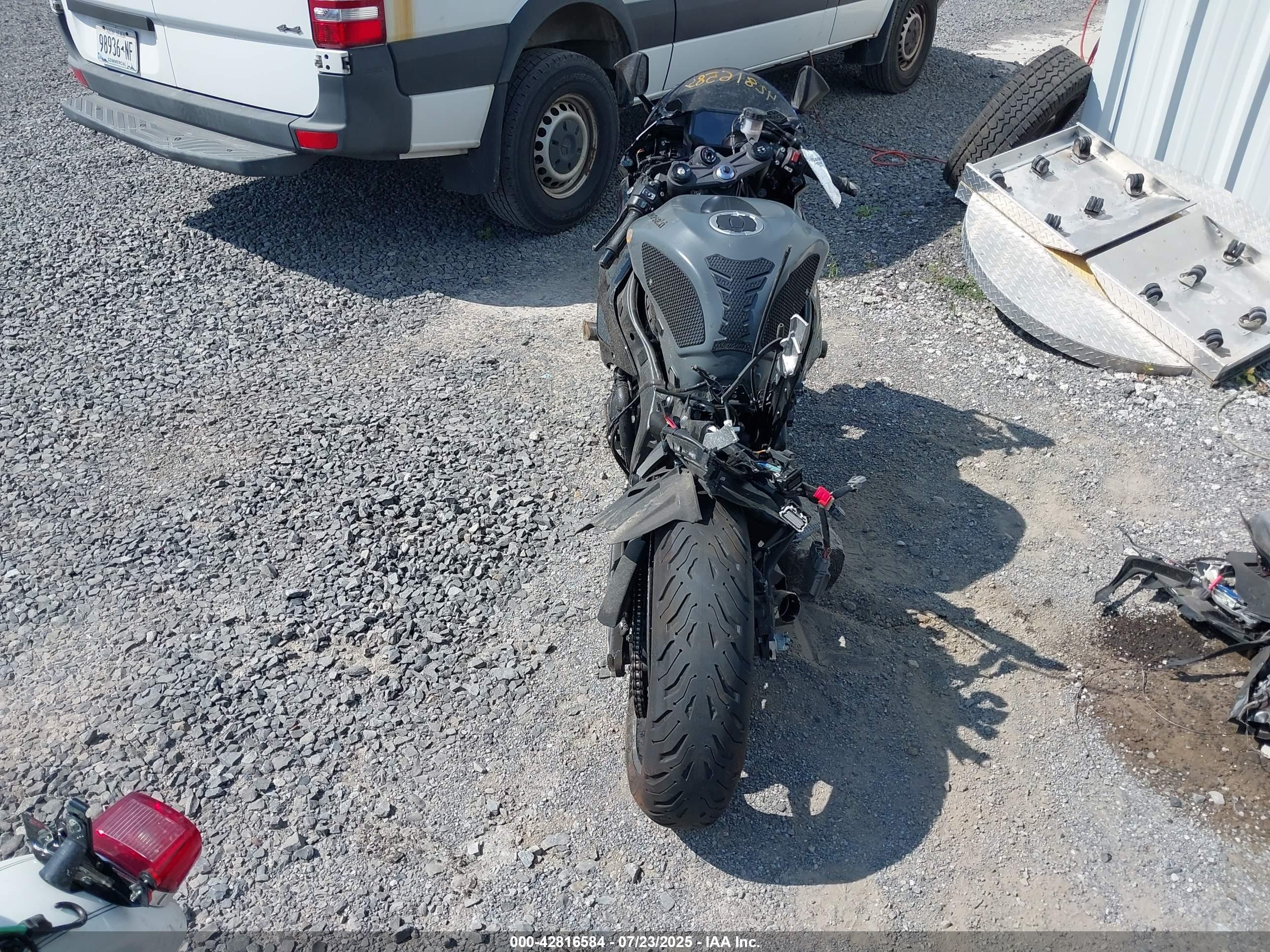 KAWASAKI ZX636 image 6