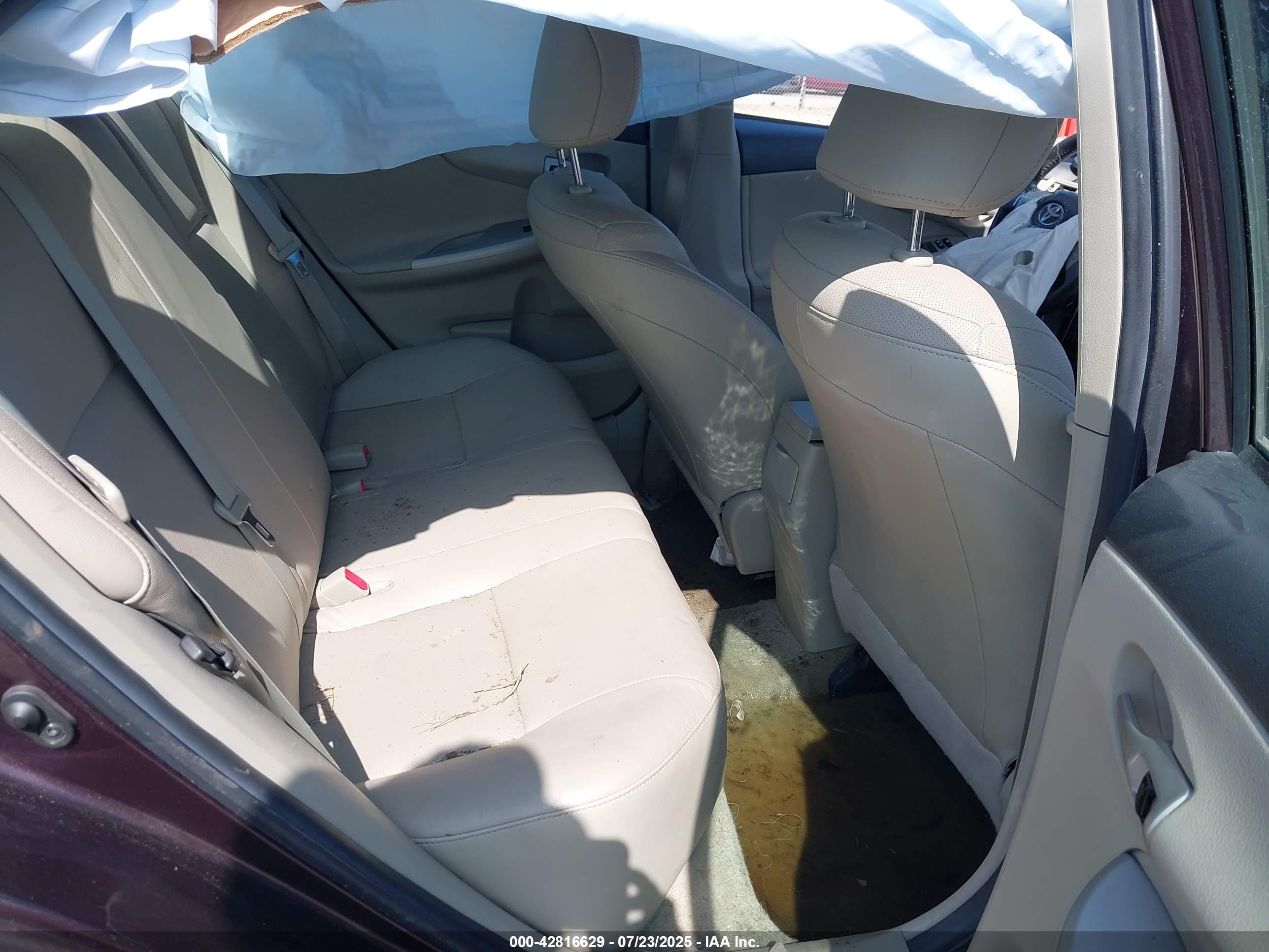 TOYOTA COROLLA image 8