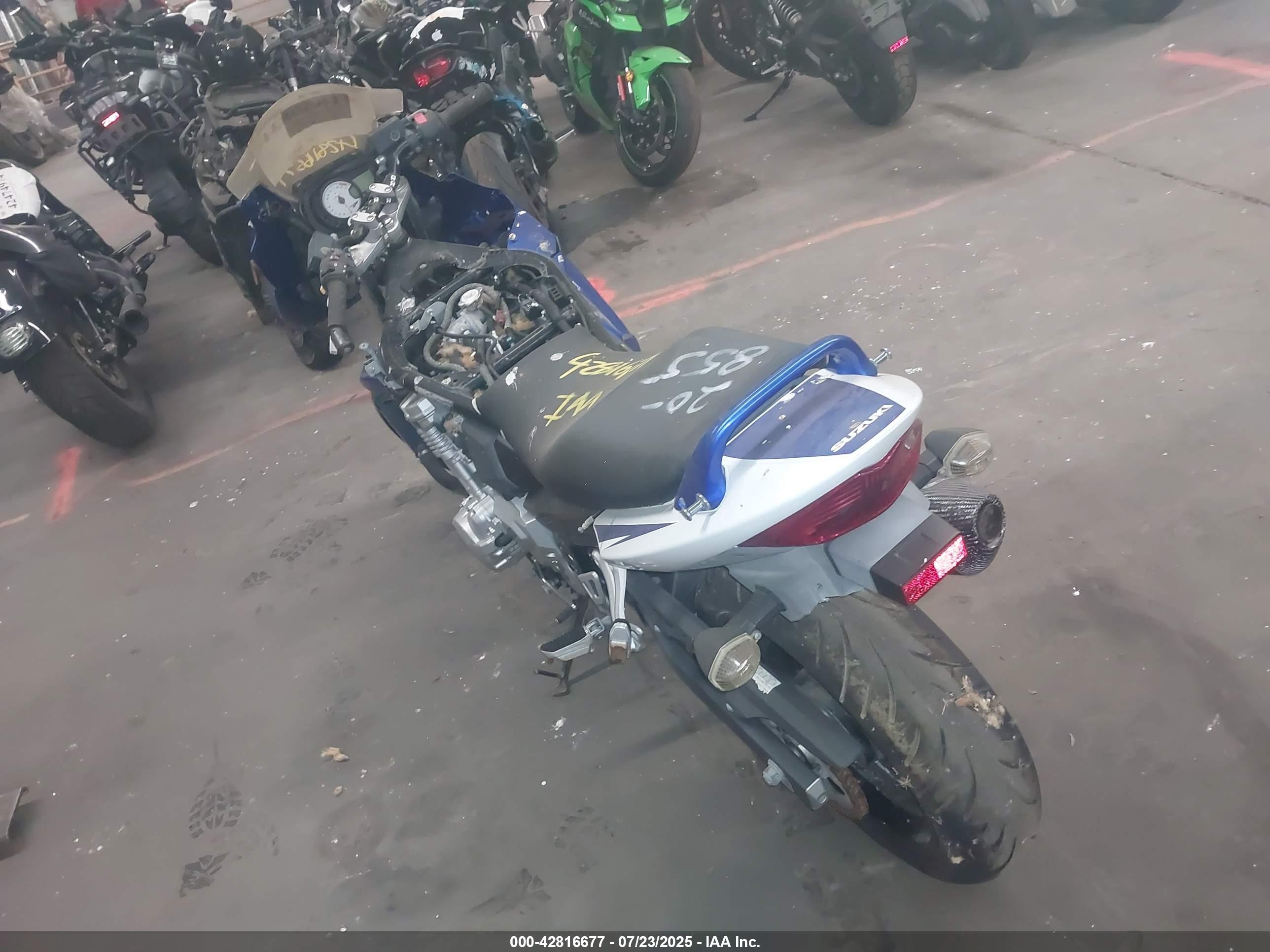 SUZUKI GSX650 image 3
