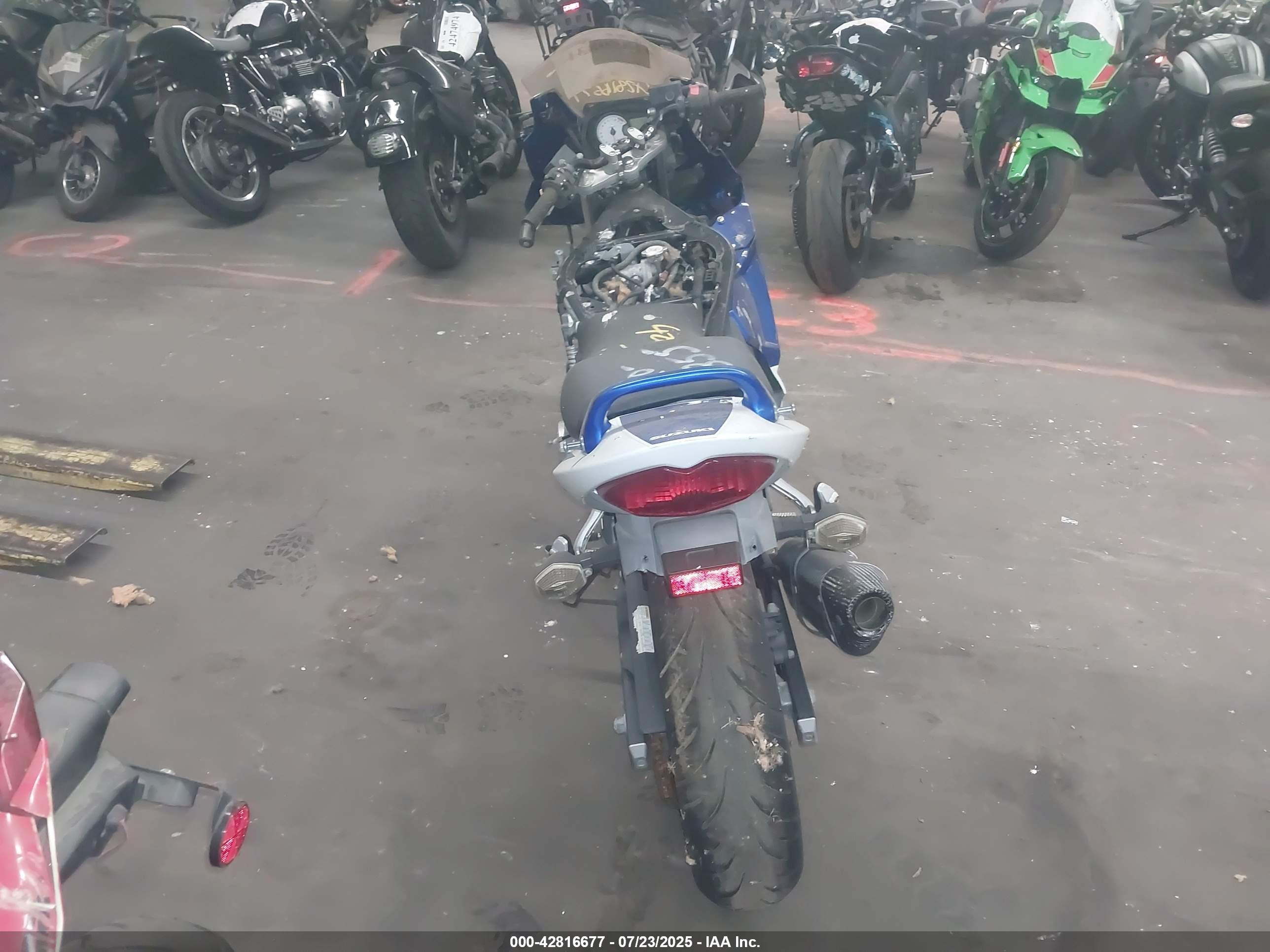 SUZUKI GSX650 image 6