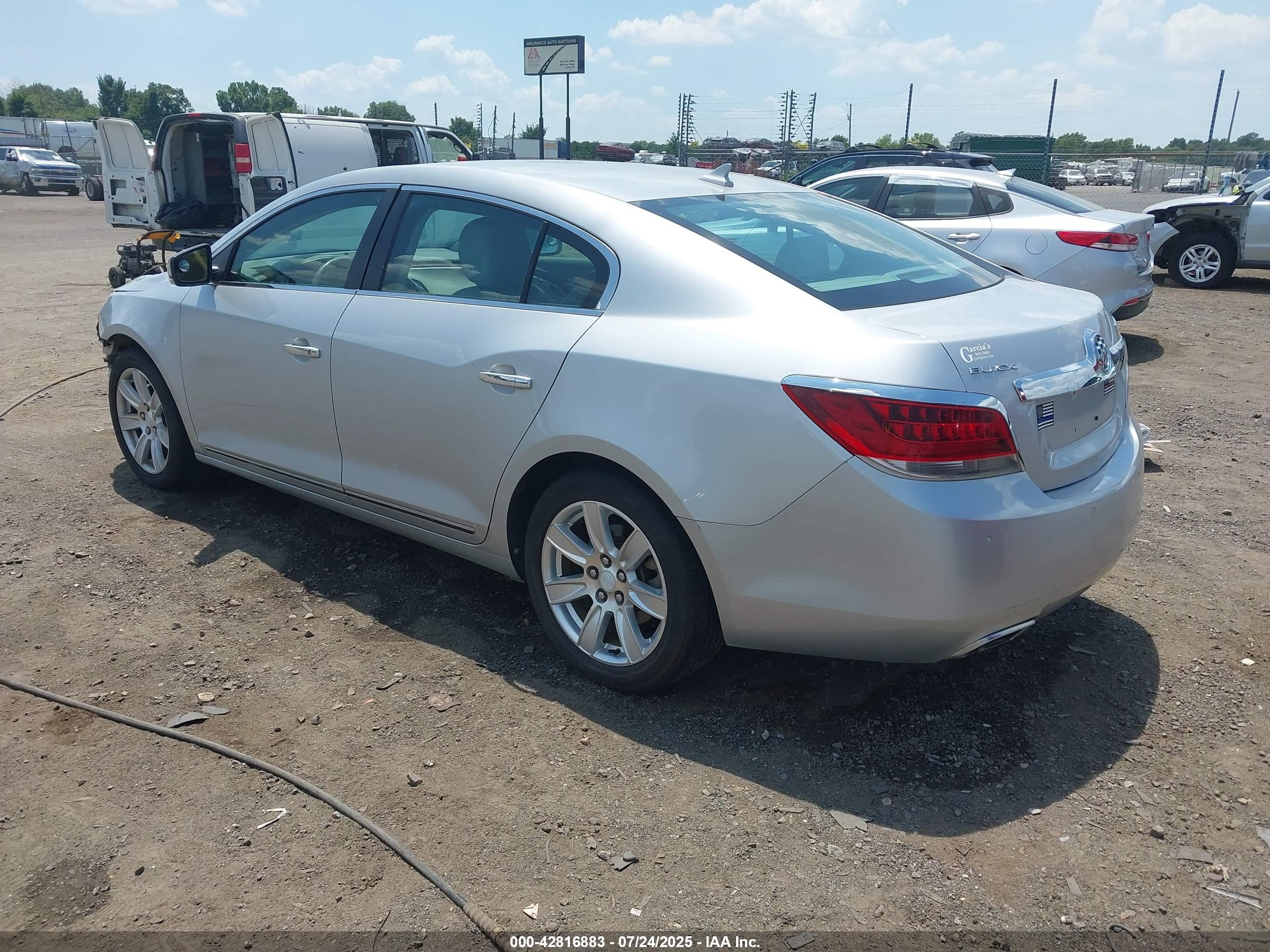 BUICK LACROSSE image 3