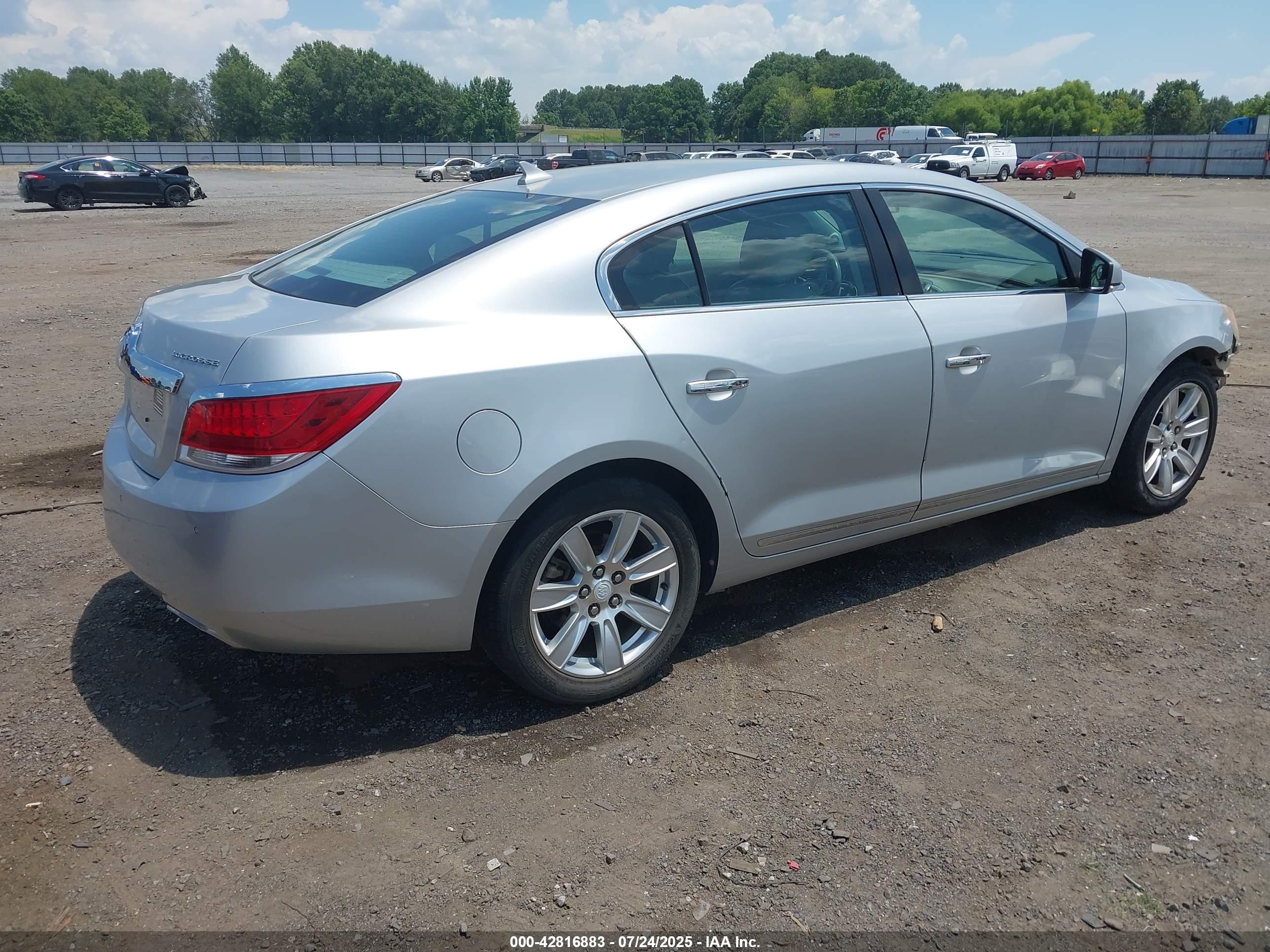 BUICK LACROSSE image 4
