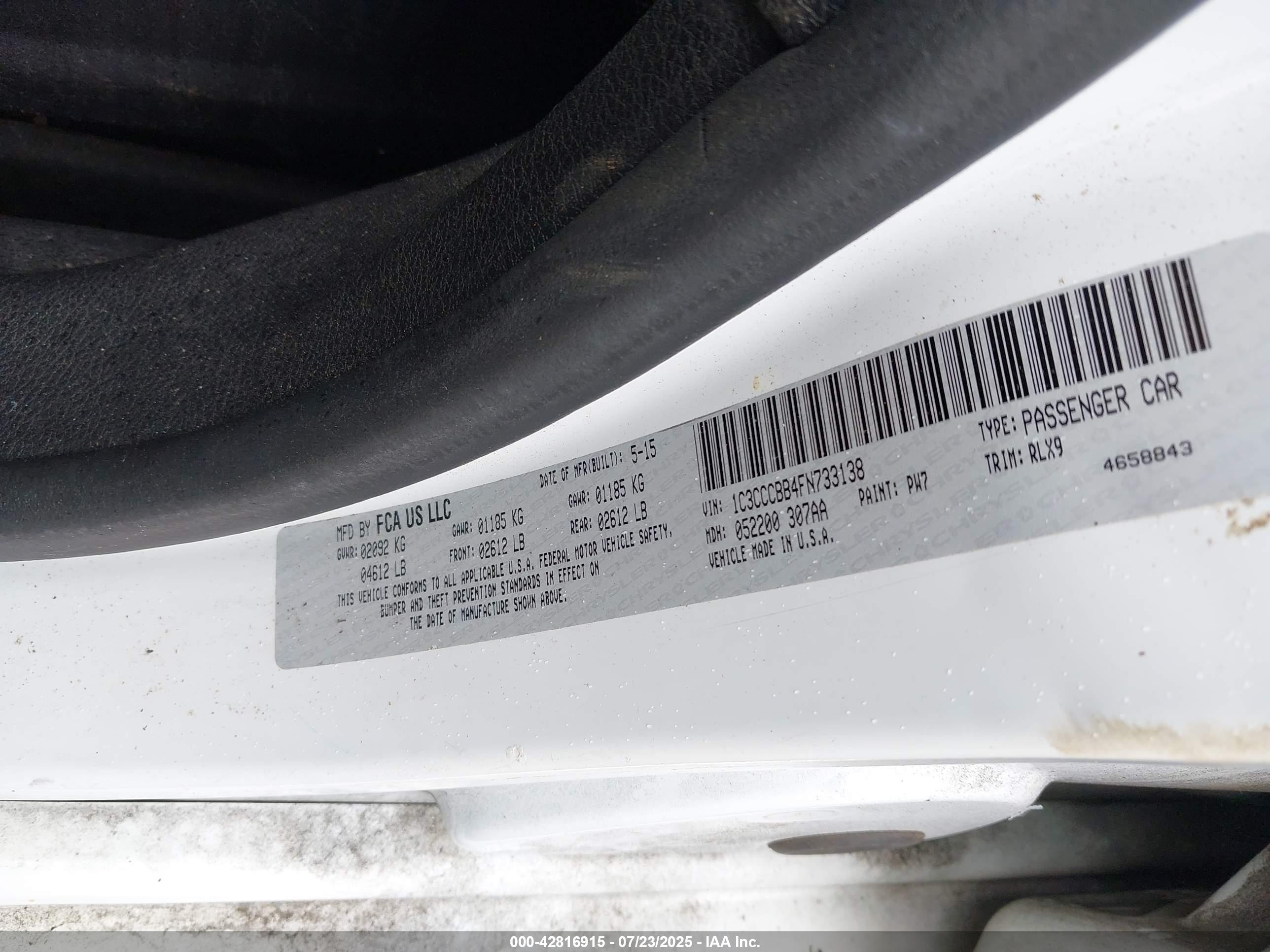CHRYSLER 200 image 9