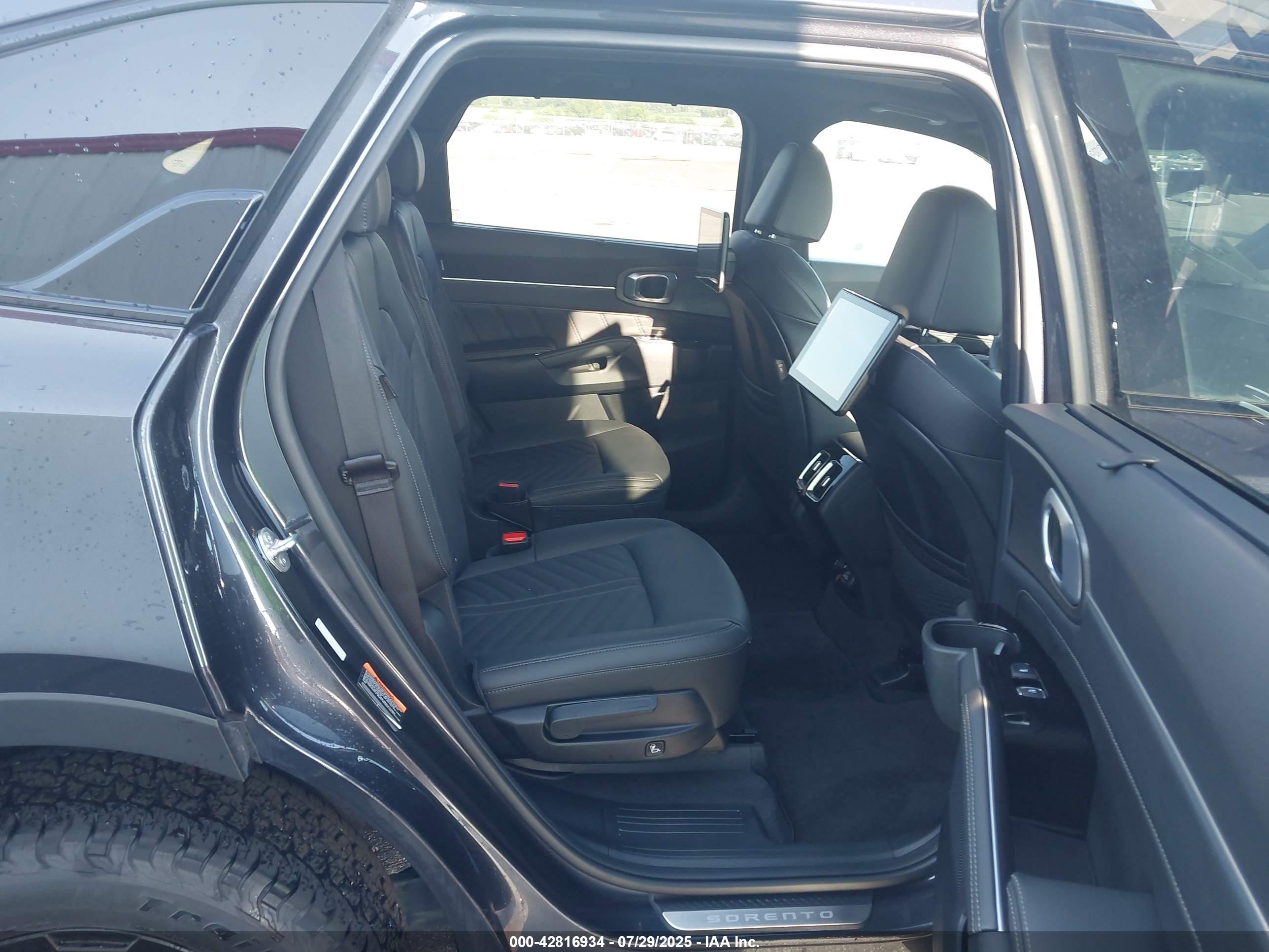 KIA SORENTO image 8
