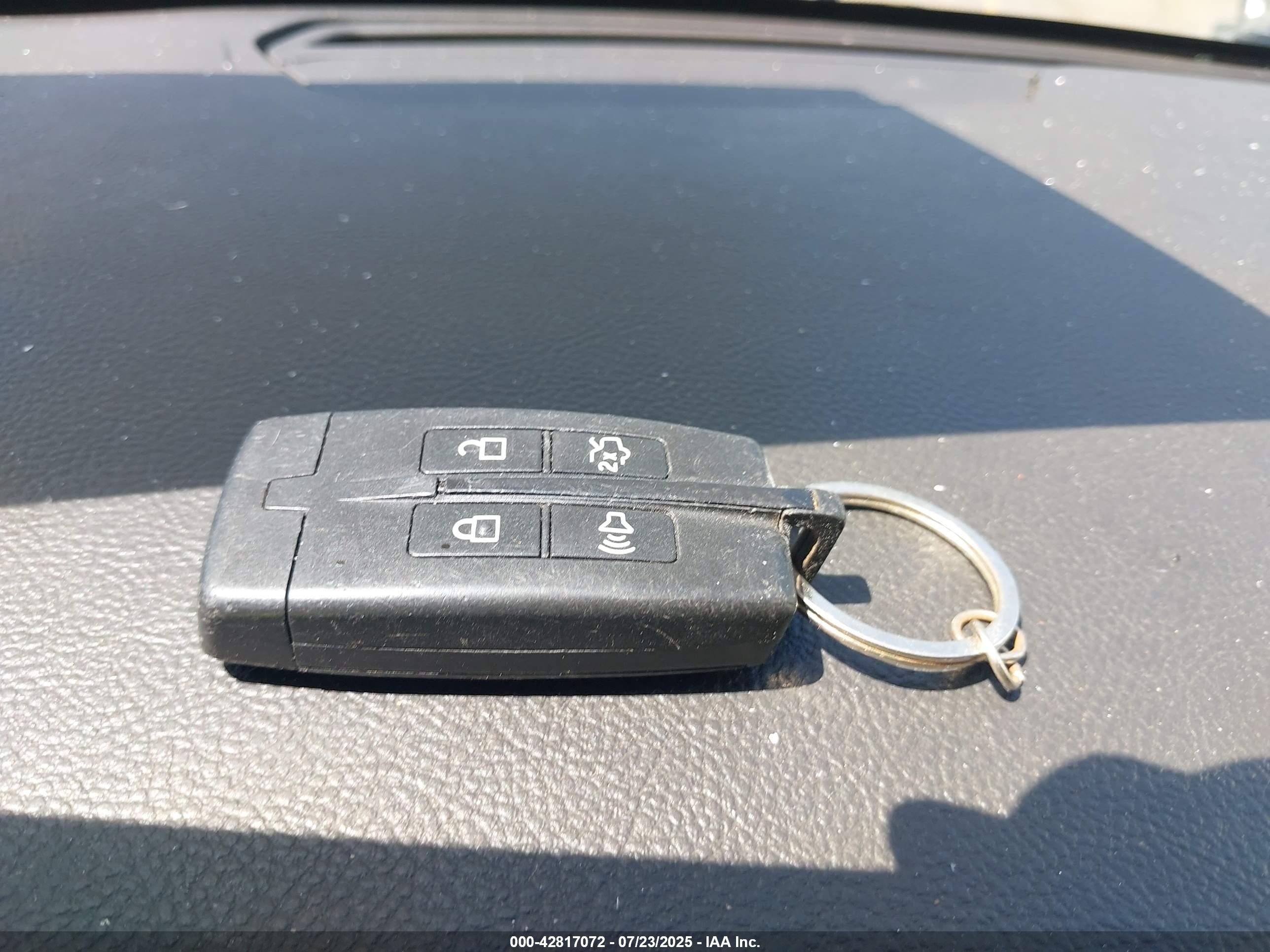FORD TAURUS image 11