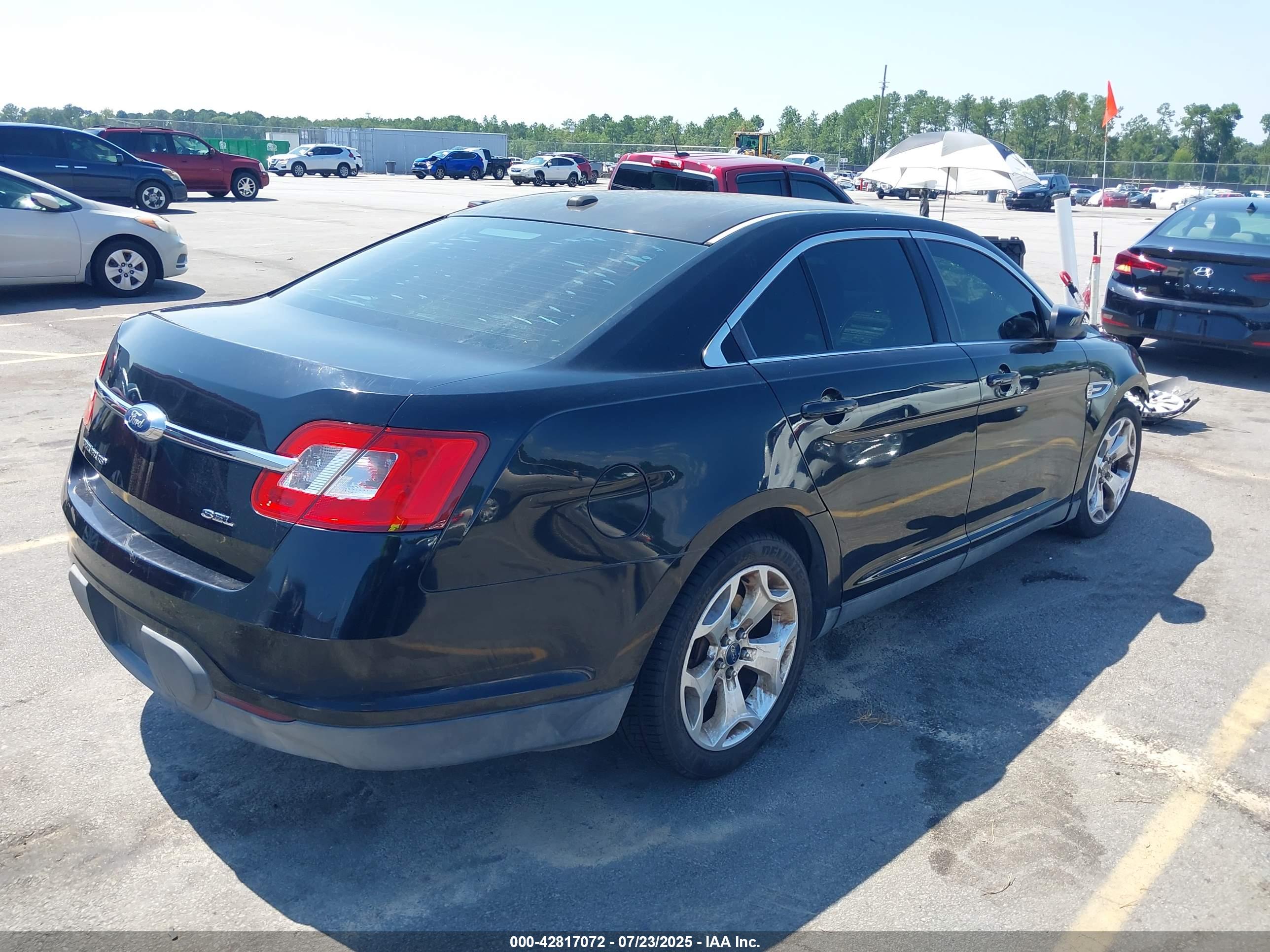 FORD TAURUS image 4
