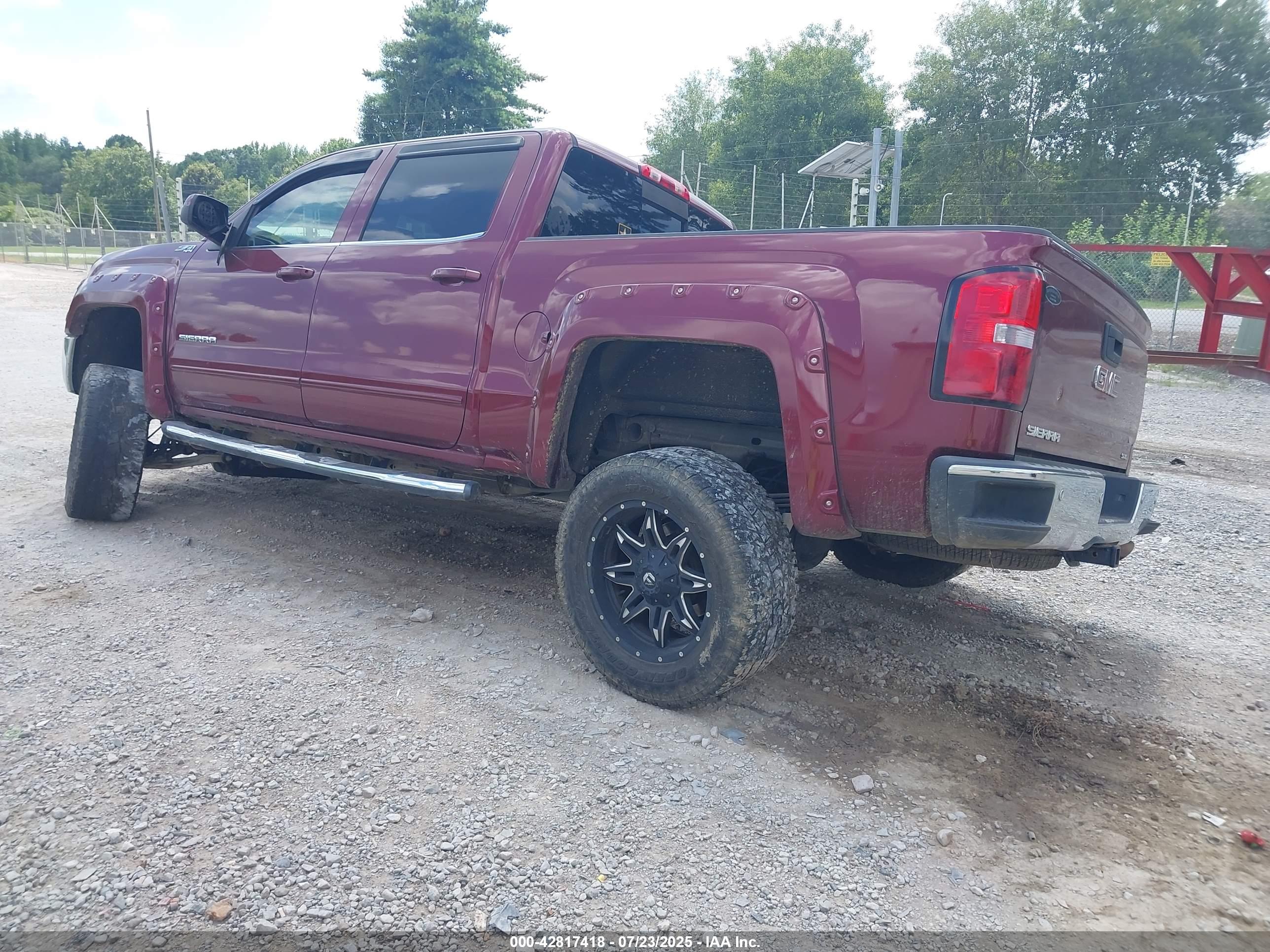 GMC SIERRA image 3