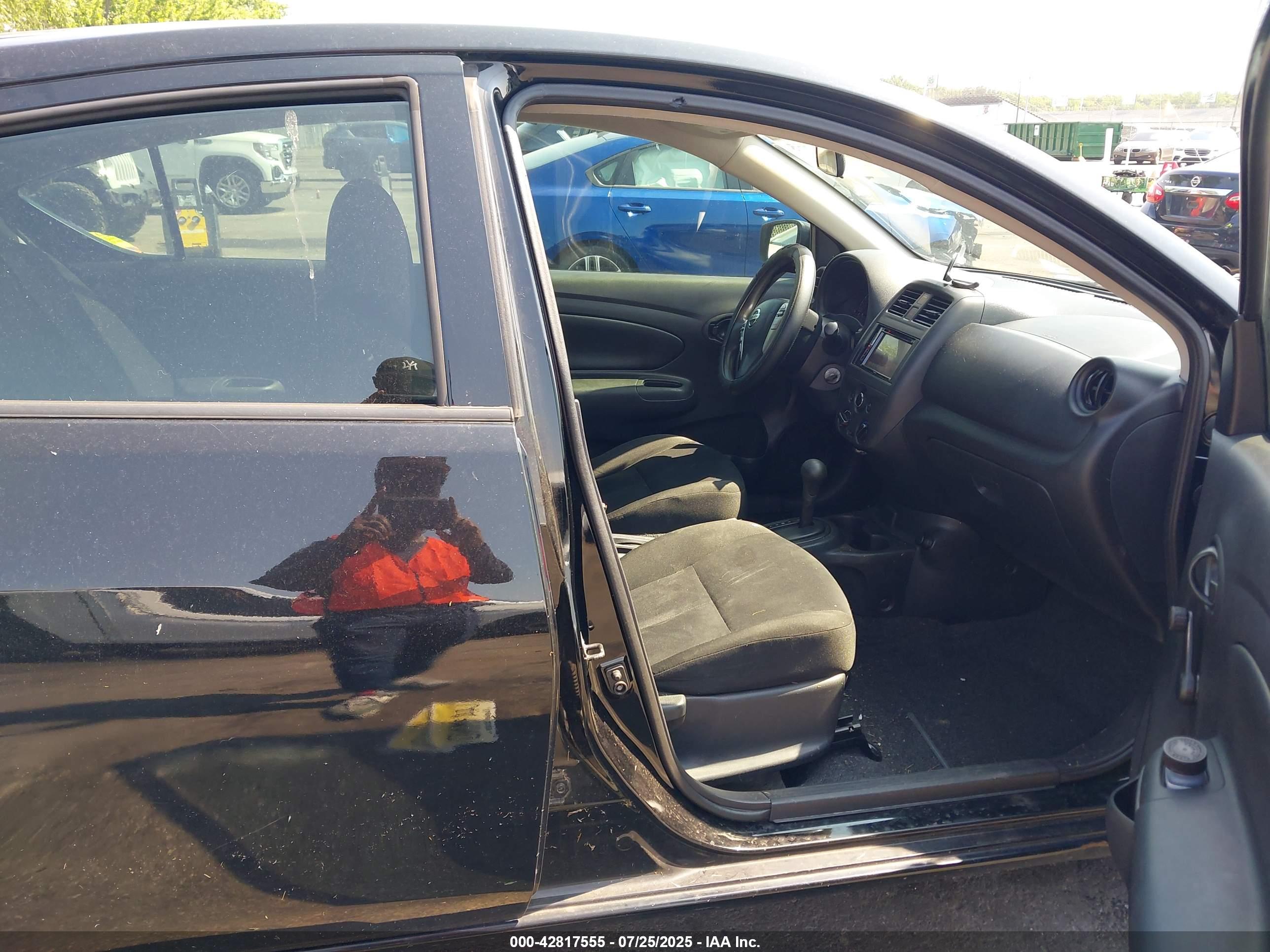 NISSAN VERSA image 5