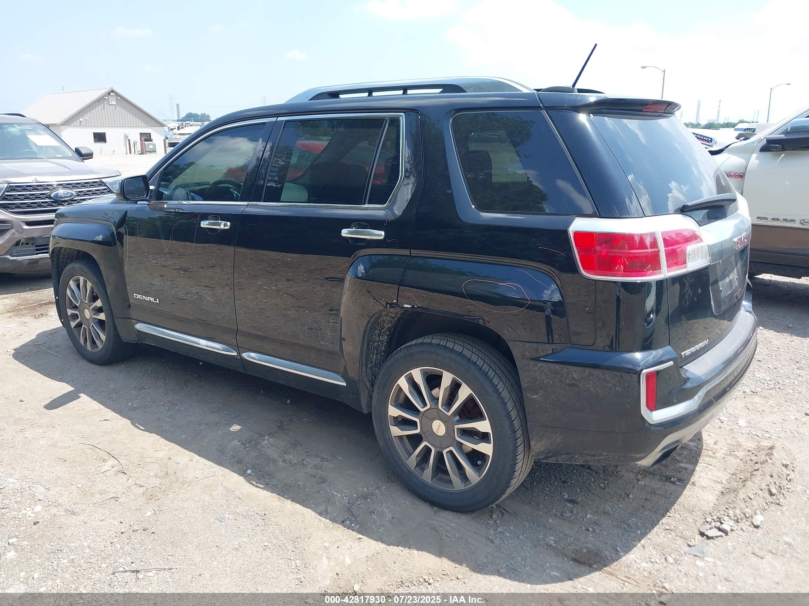 GMC TERRAIN image 3