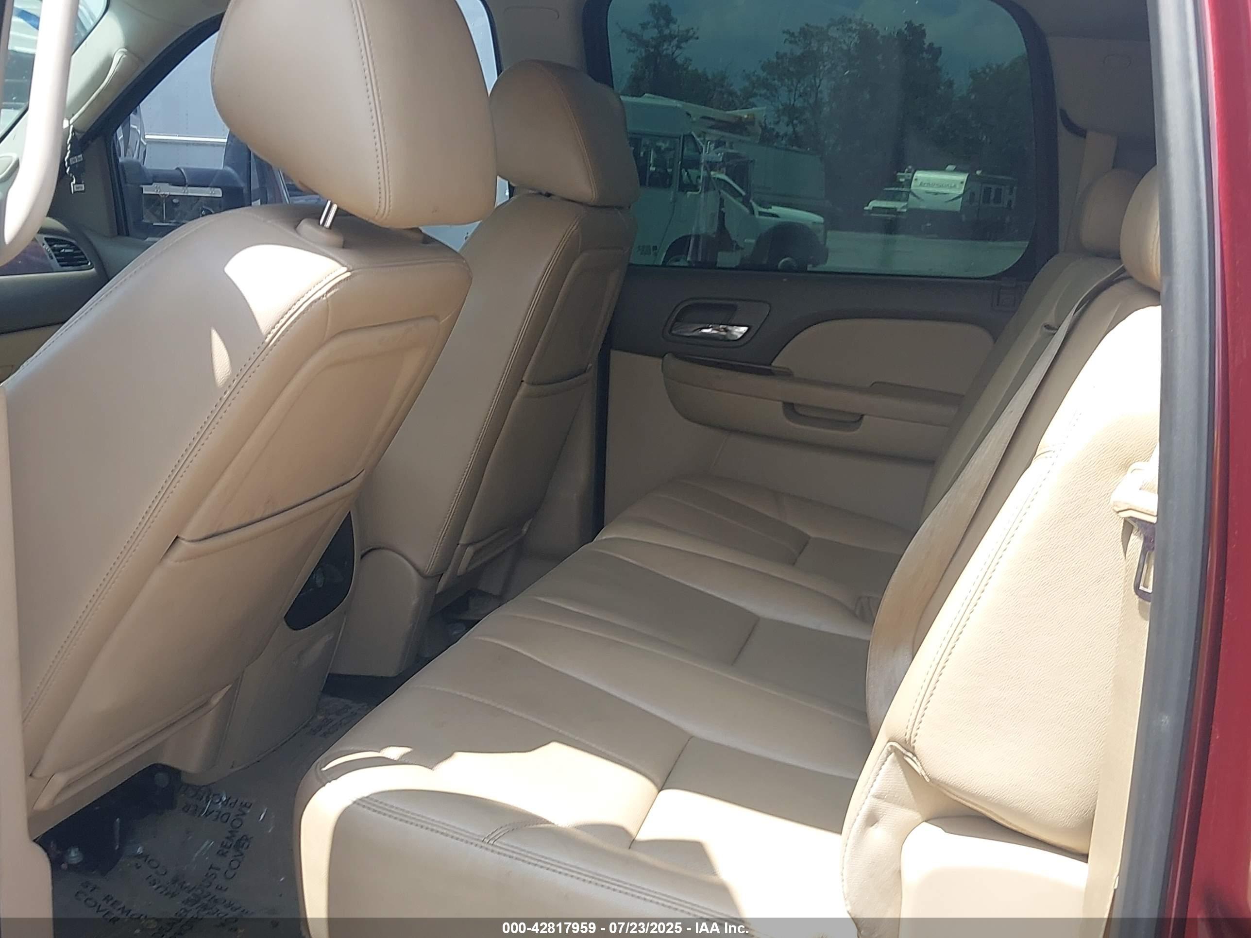 CHEVROLET SILVERADO image 7