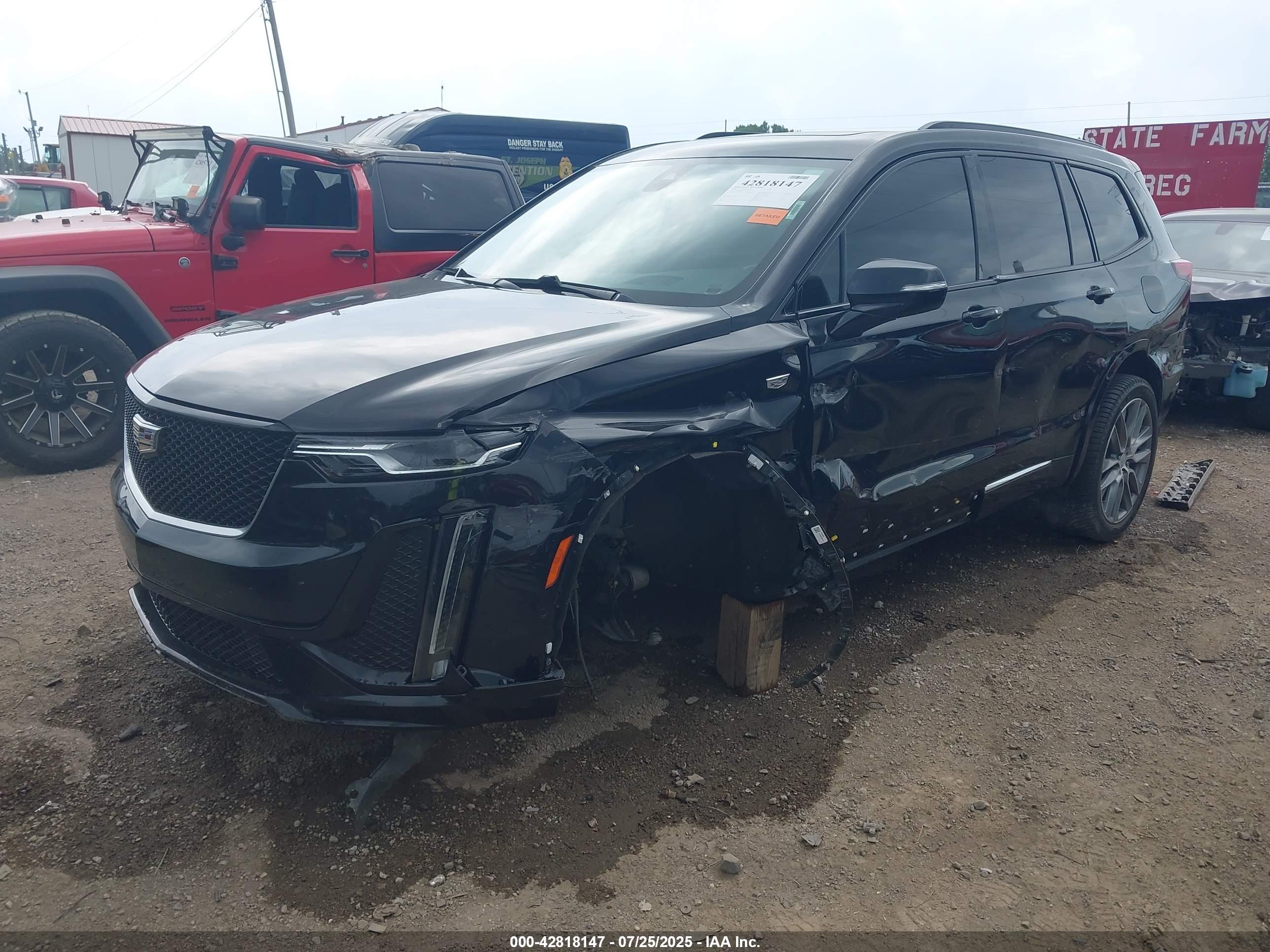 CADILLAC XT6 image 2