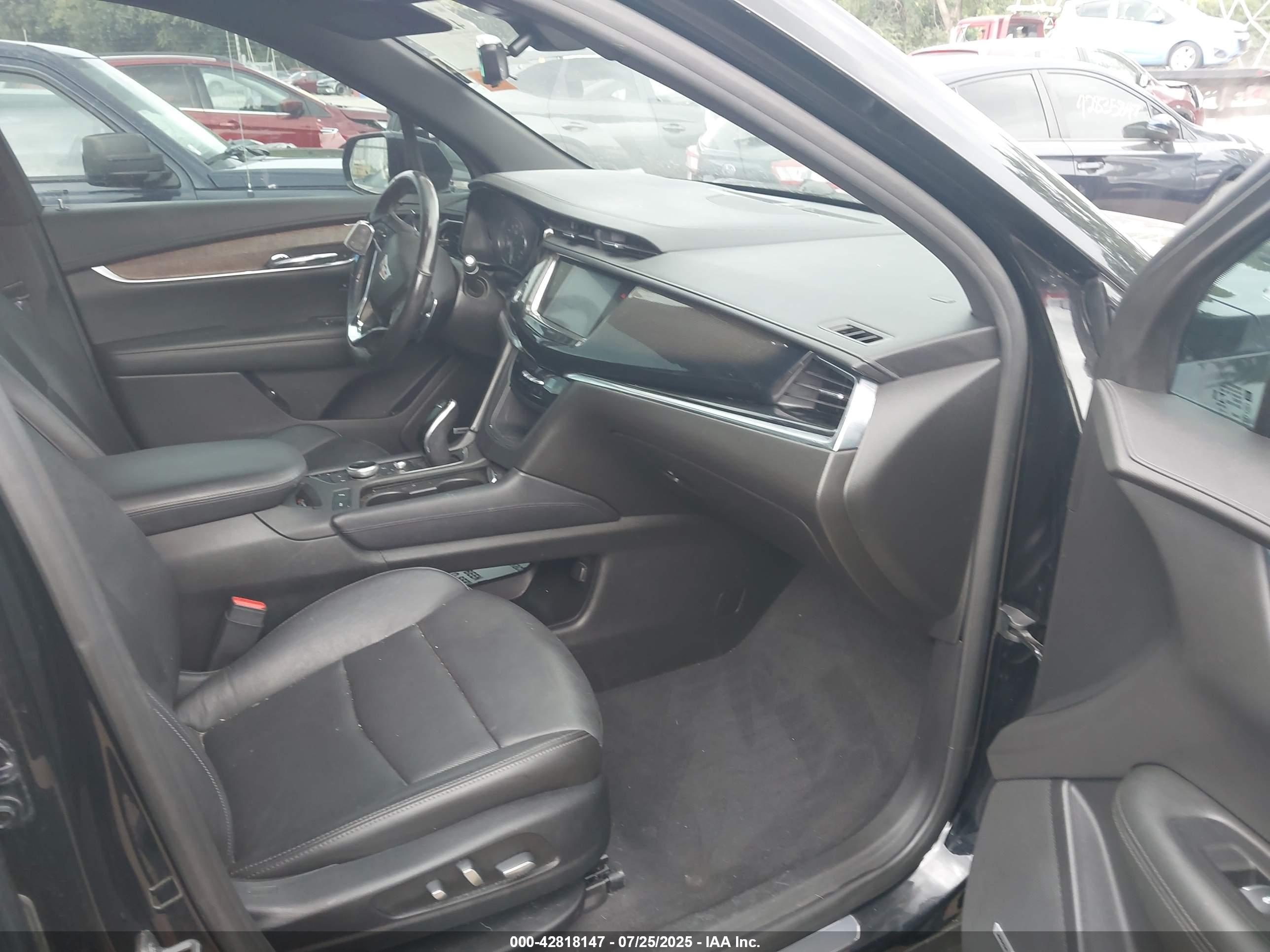 CADILLAC XT6 image 5