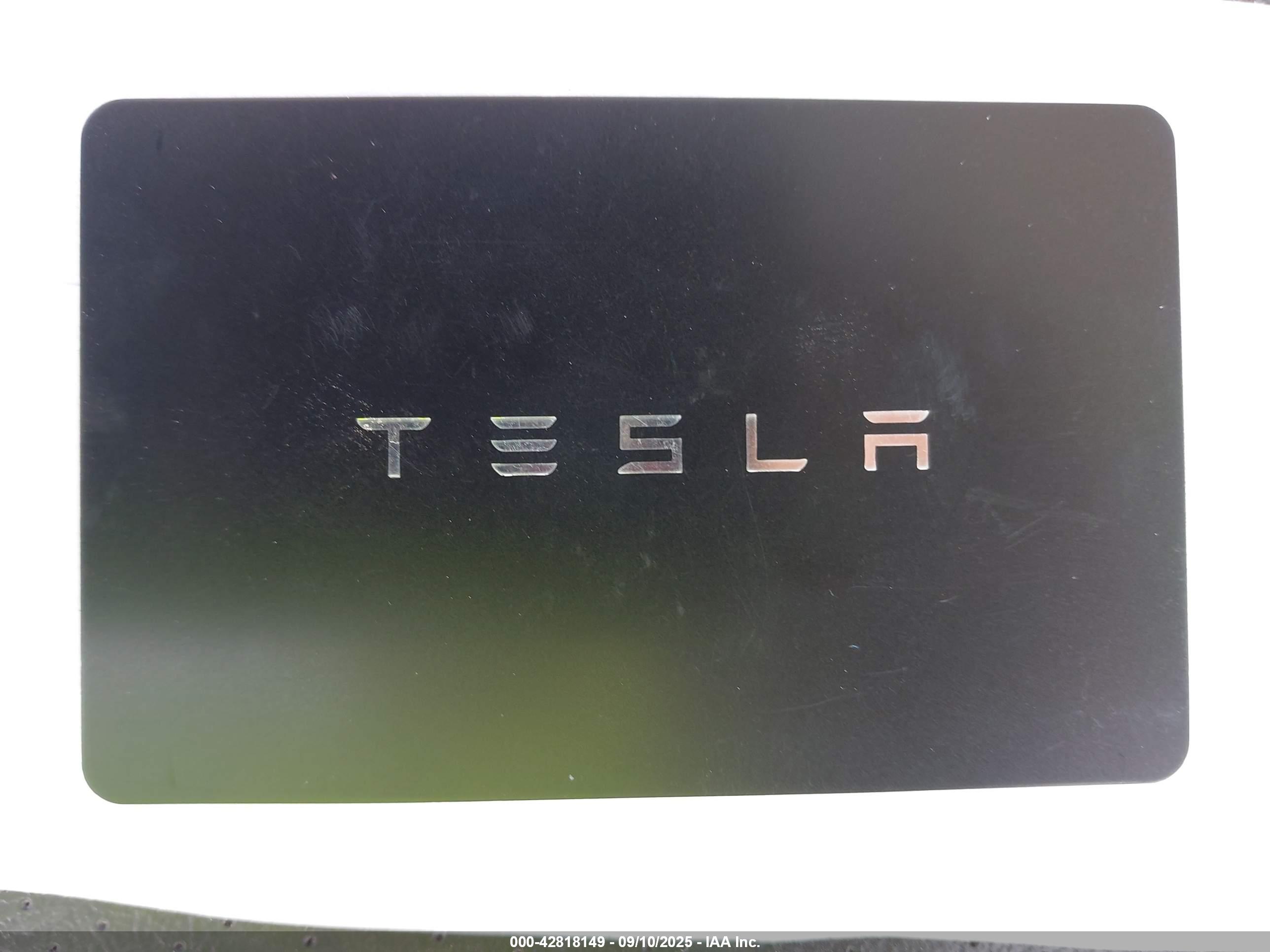 TESLA MODEL image 11