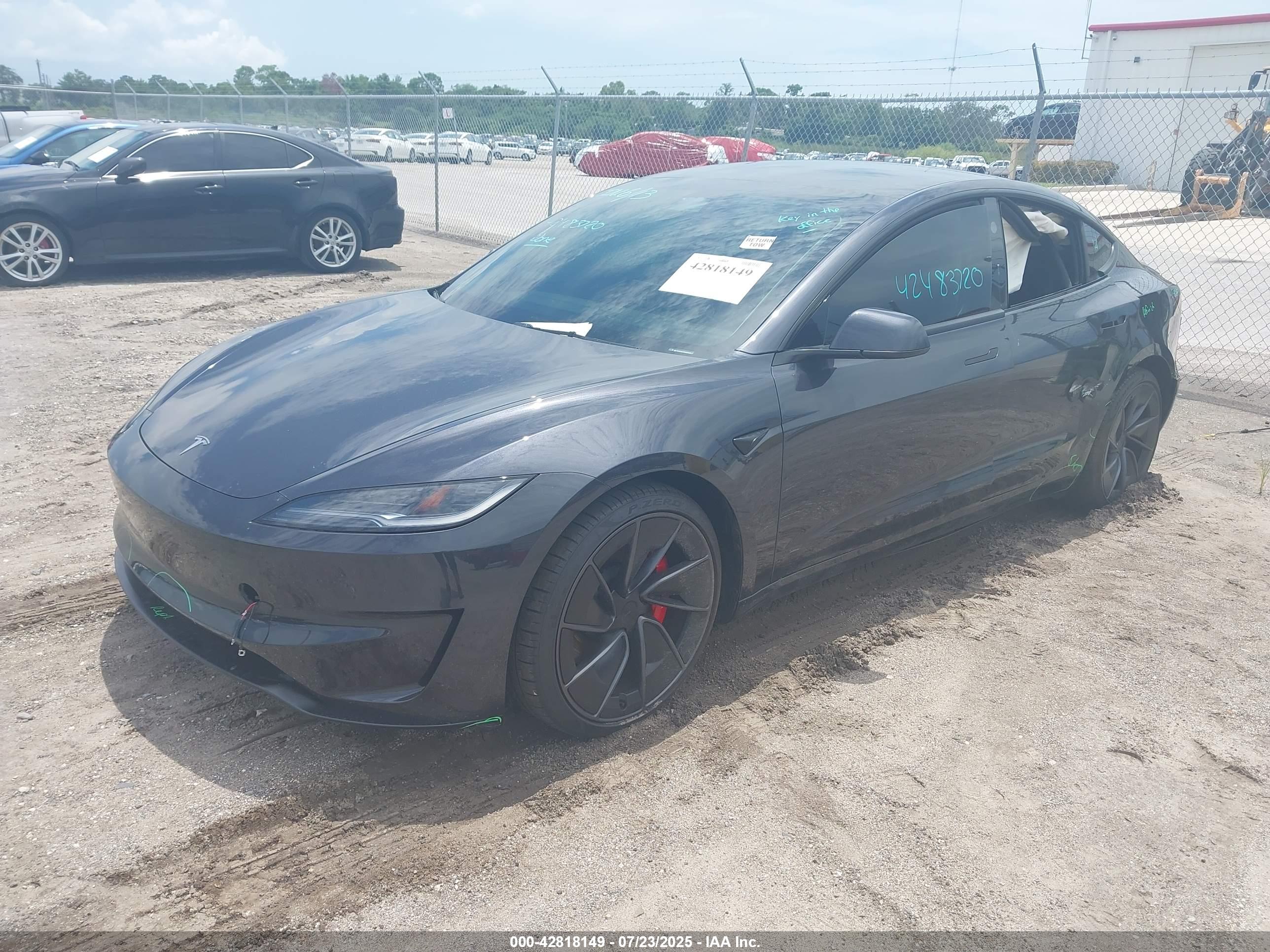 TESLA MODEL image 2