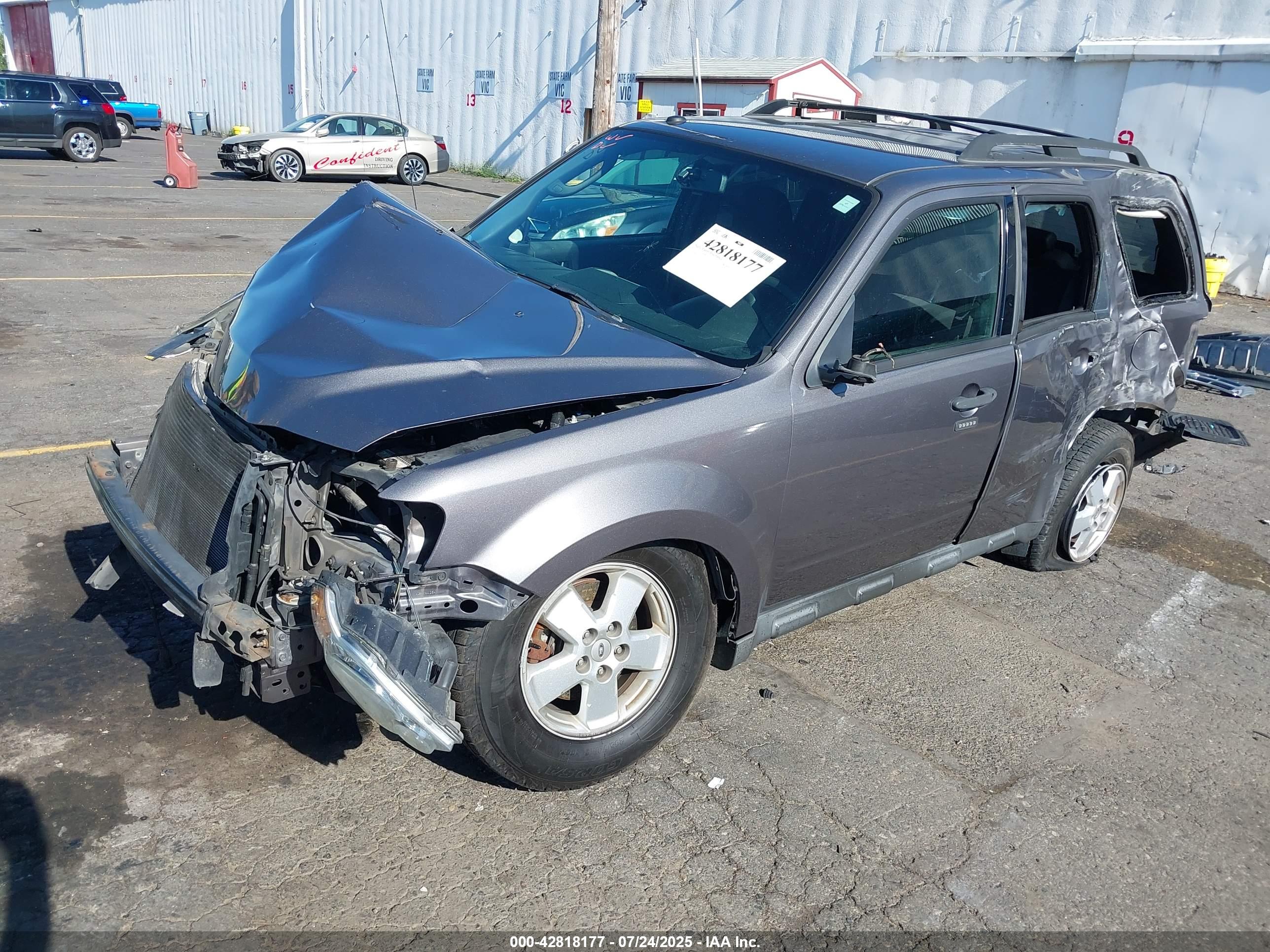 FORD ESCAPE image 2