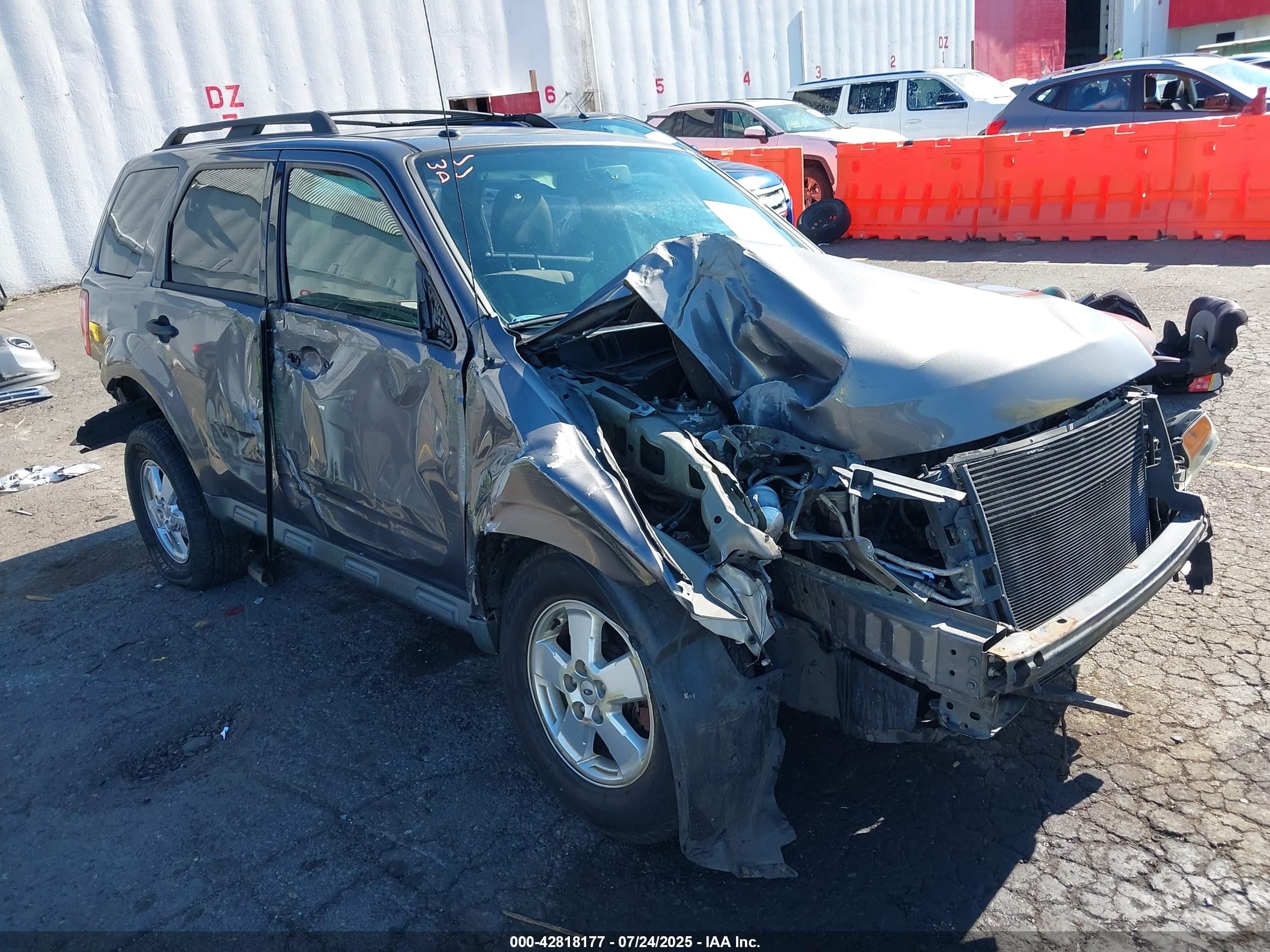 FORD ESCAPE image 6