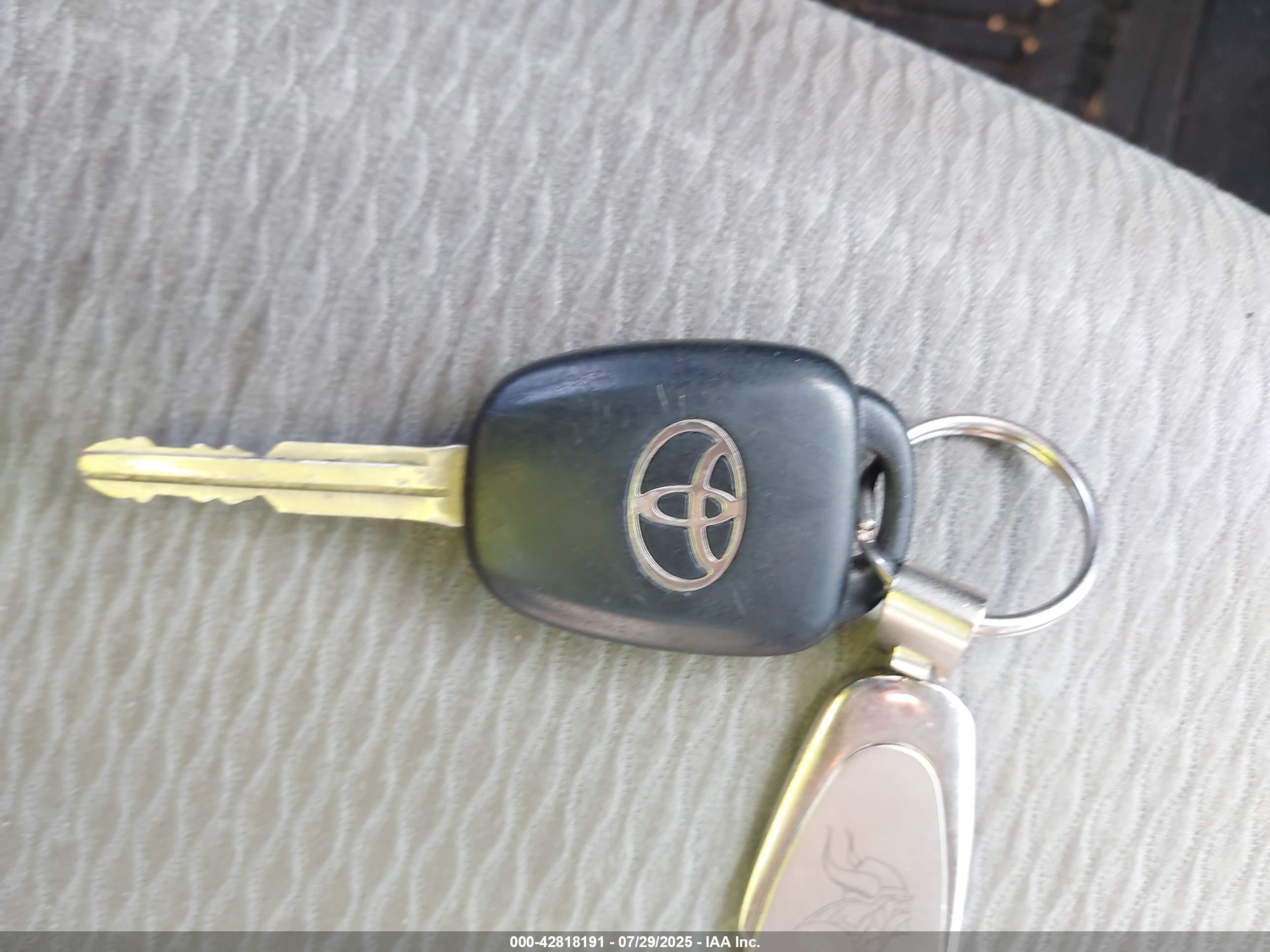 TOYOTA COROLLA image 11