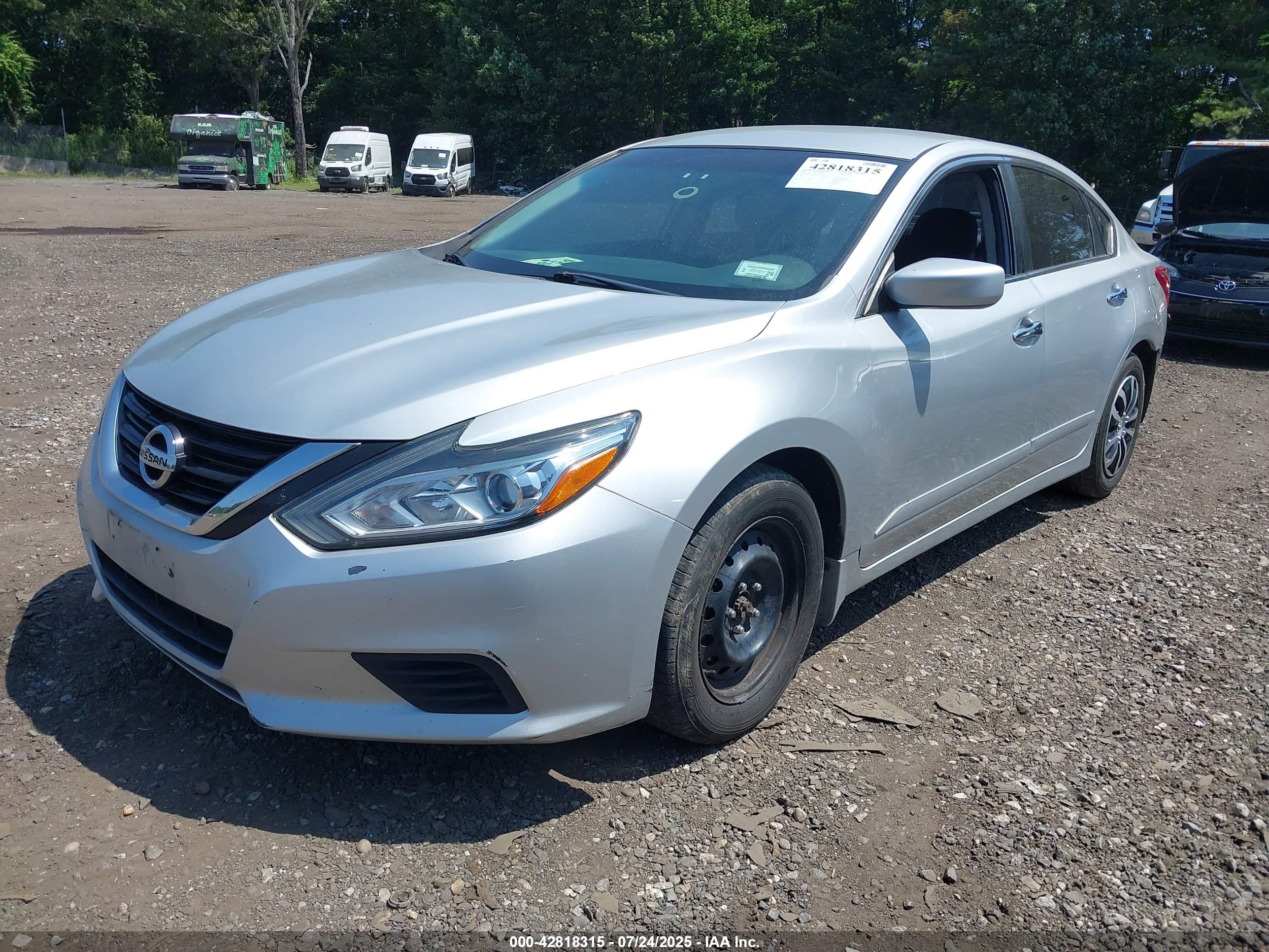 NISSAN ALTIMA image 2