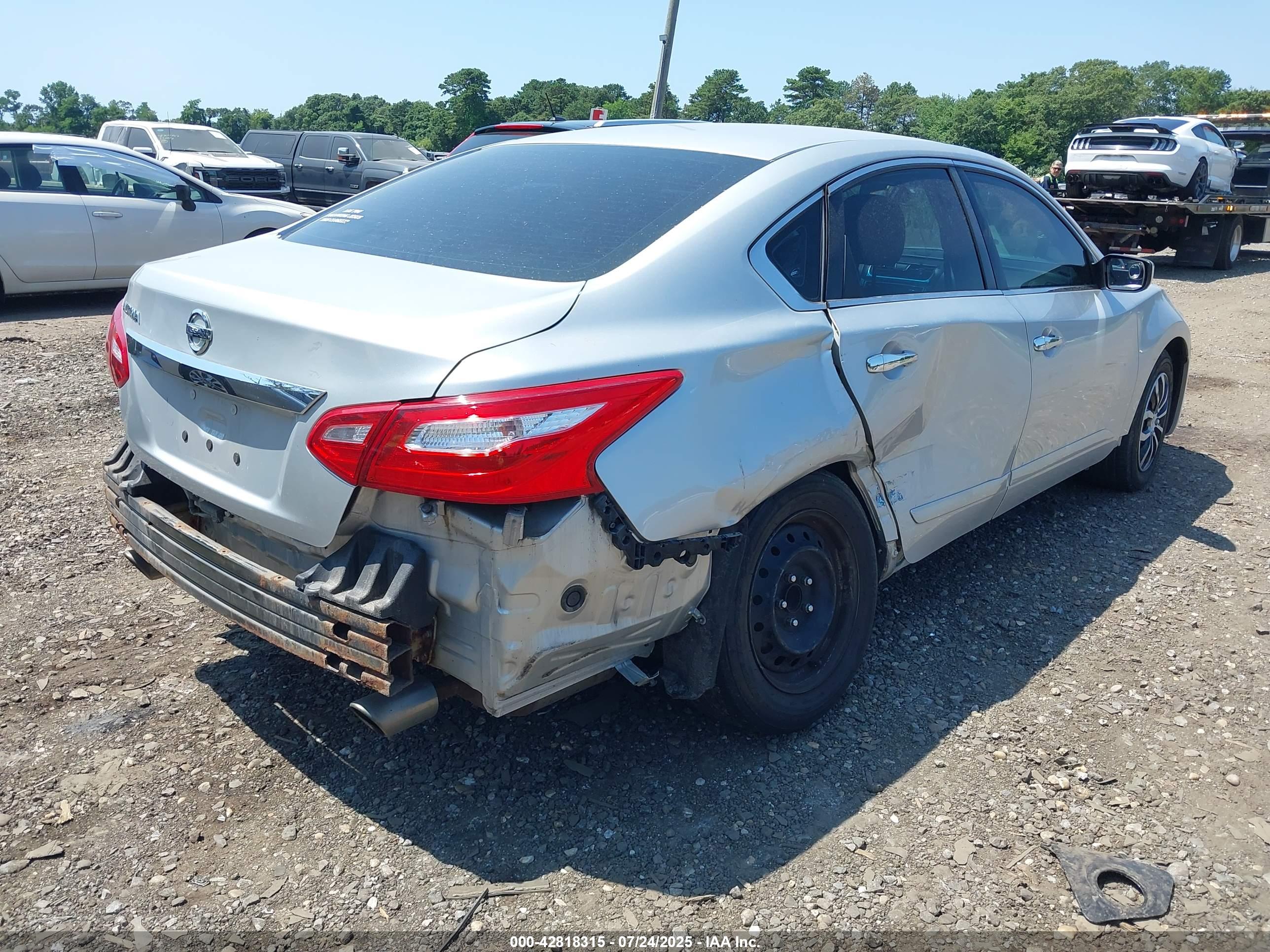 NISSAN ALTIMA image 4