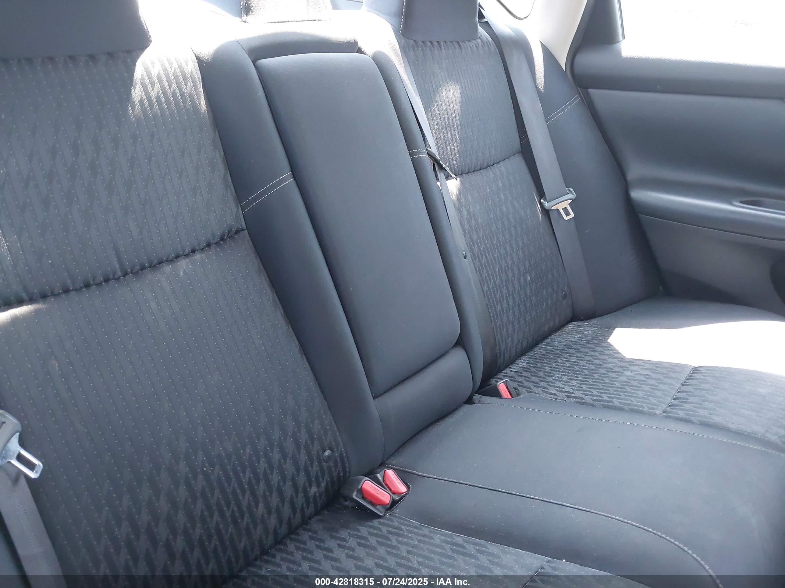 NISSAN ALTIMA image 8