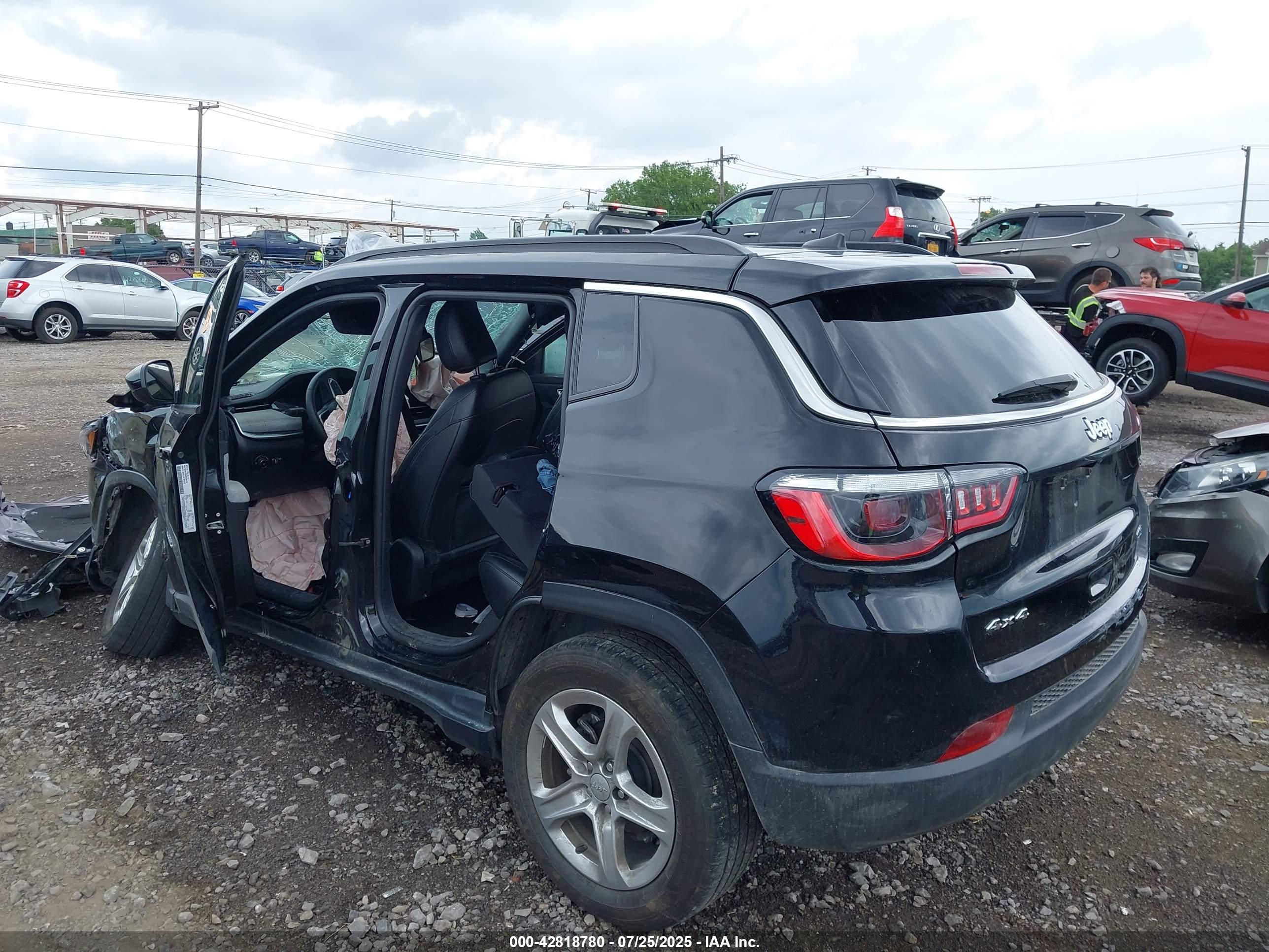 JEEP COMPASS image 3