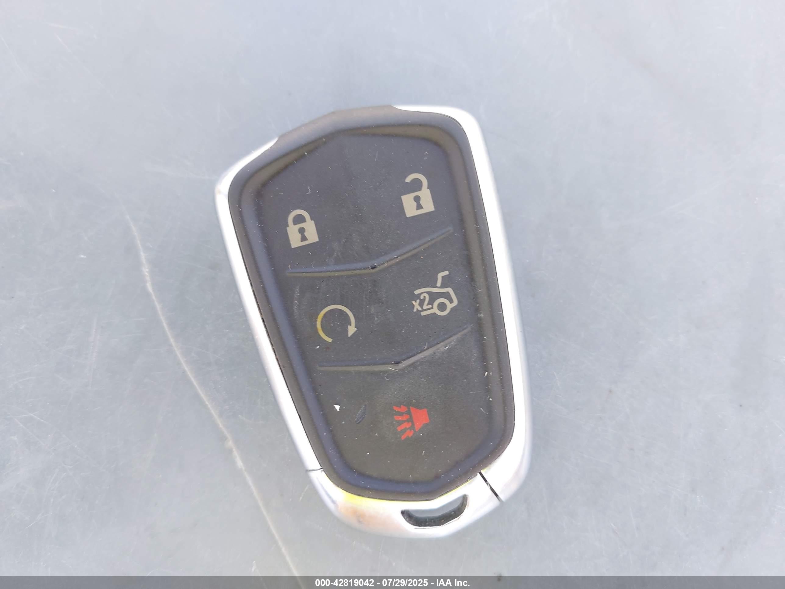 CADILLAC CTS image 11