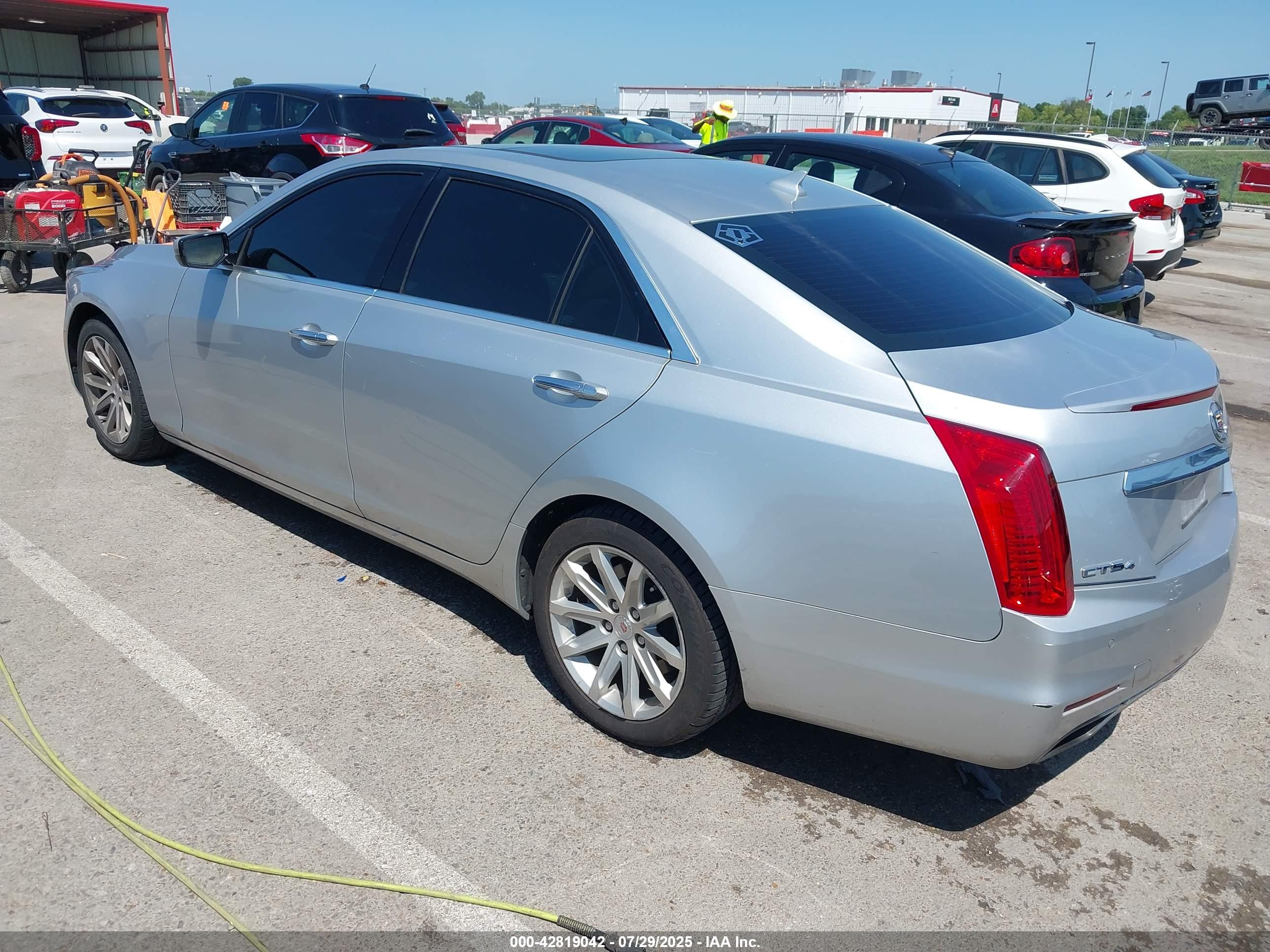 CADILLAC CTS image 3