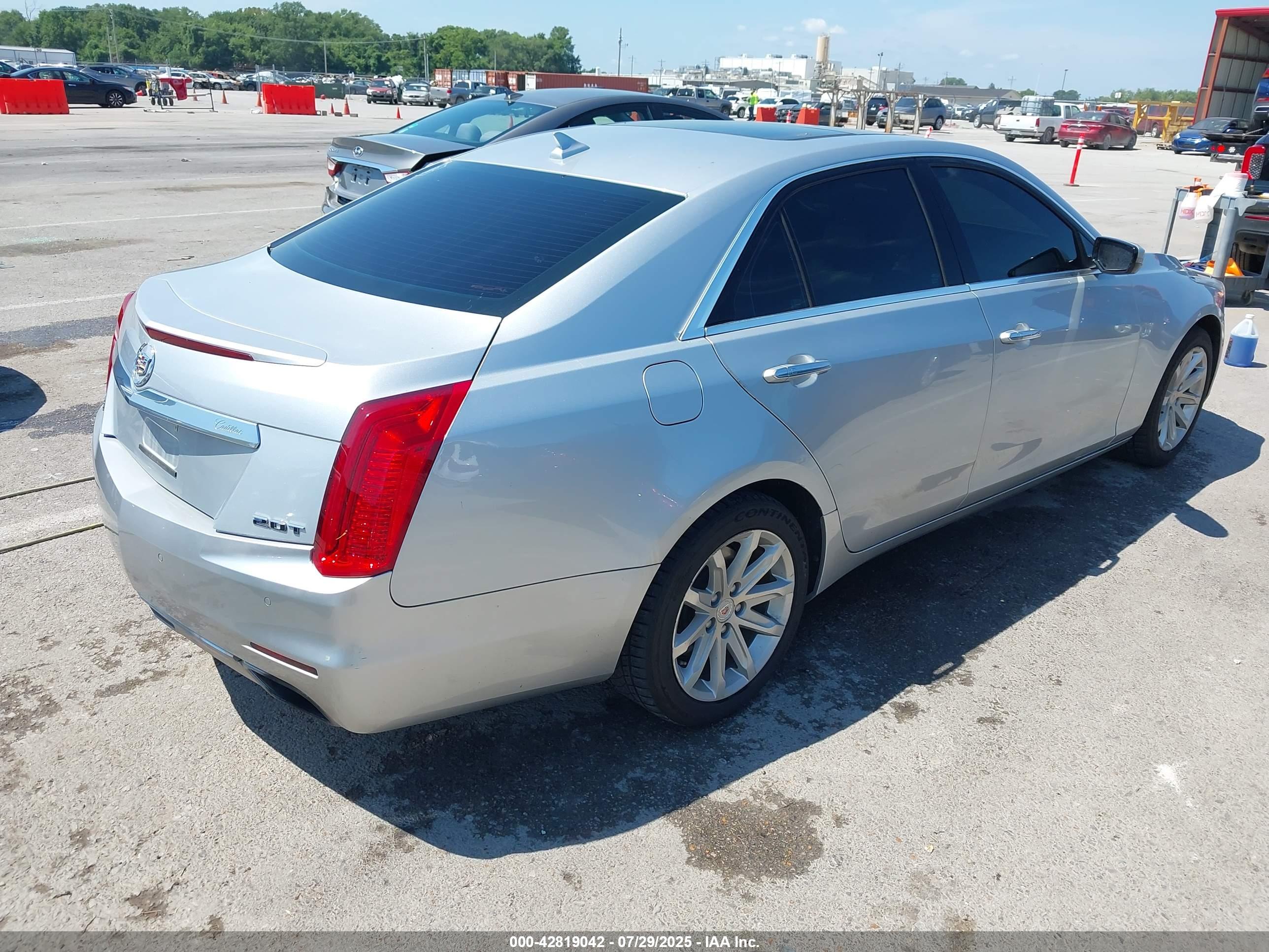 CADILLAC CTS image 4