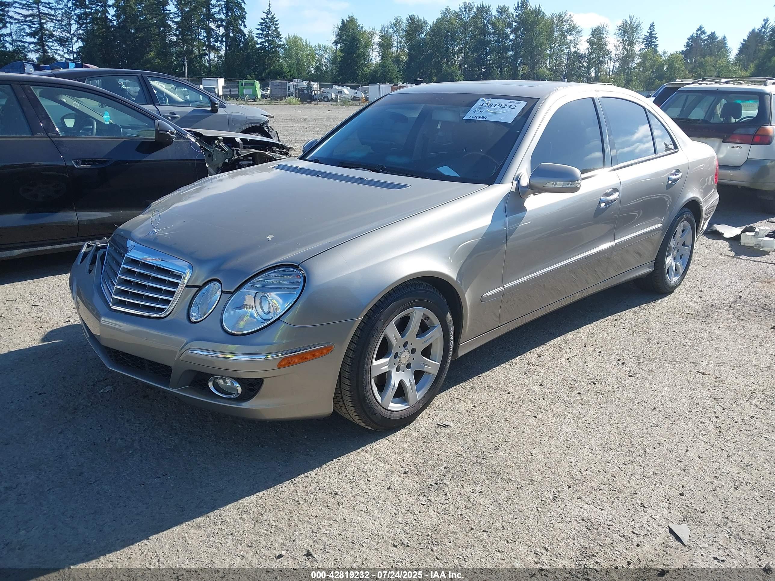 MERCEDES-BENZ E image 2