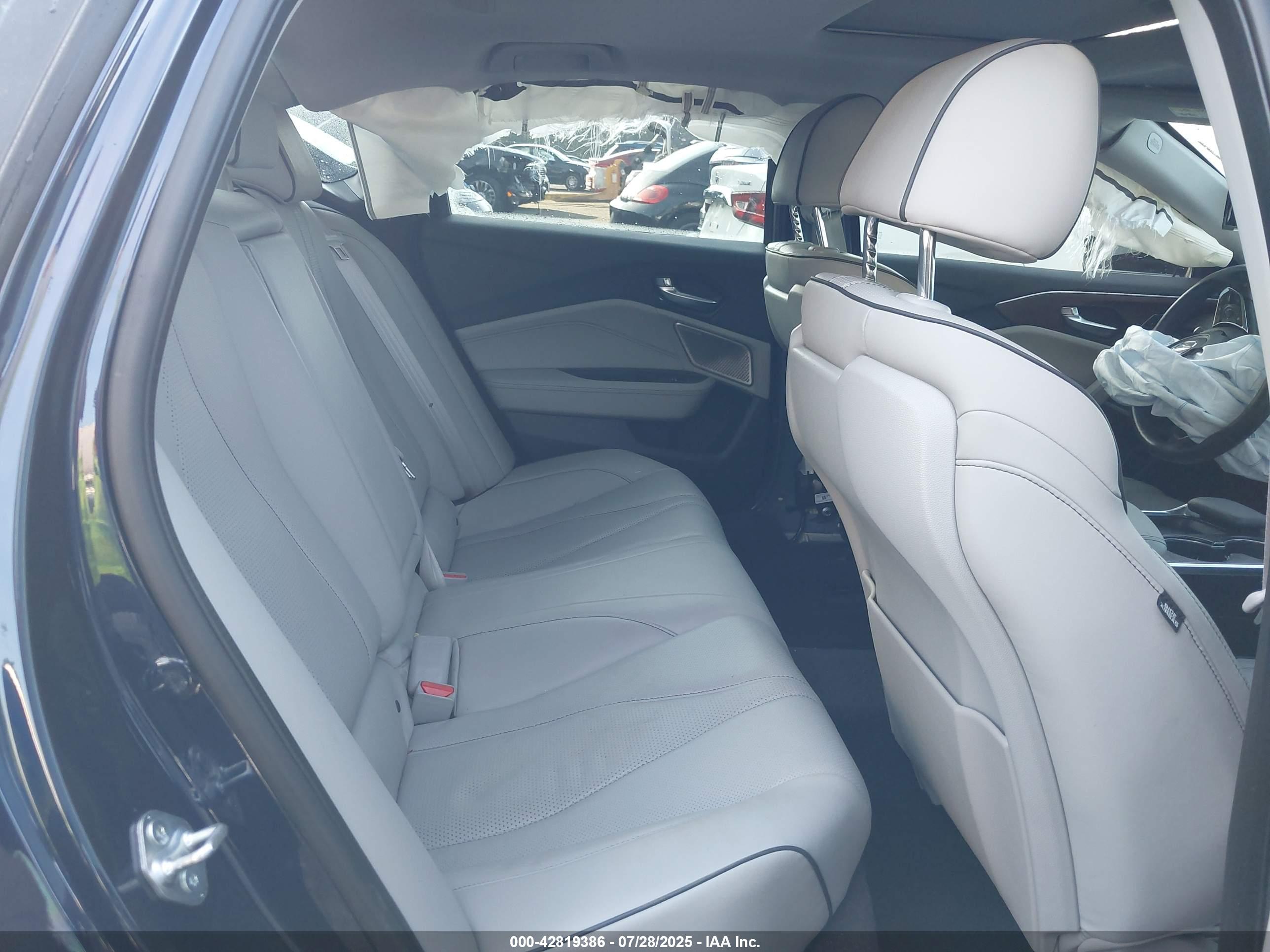 ACURA TLX image 8