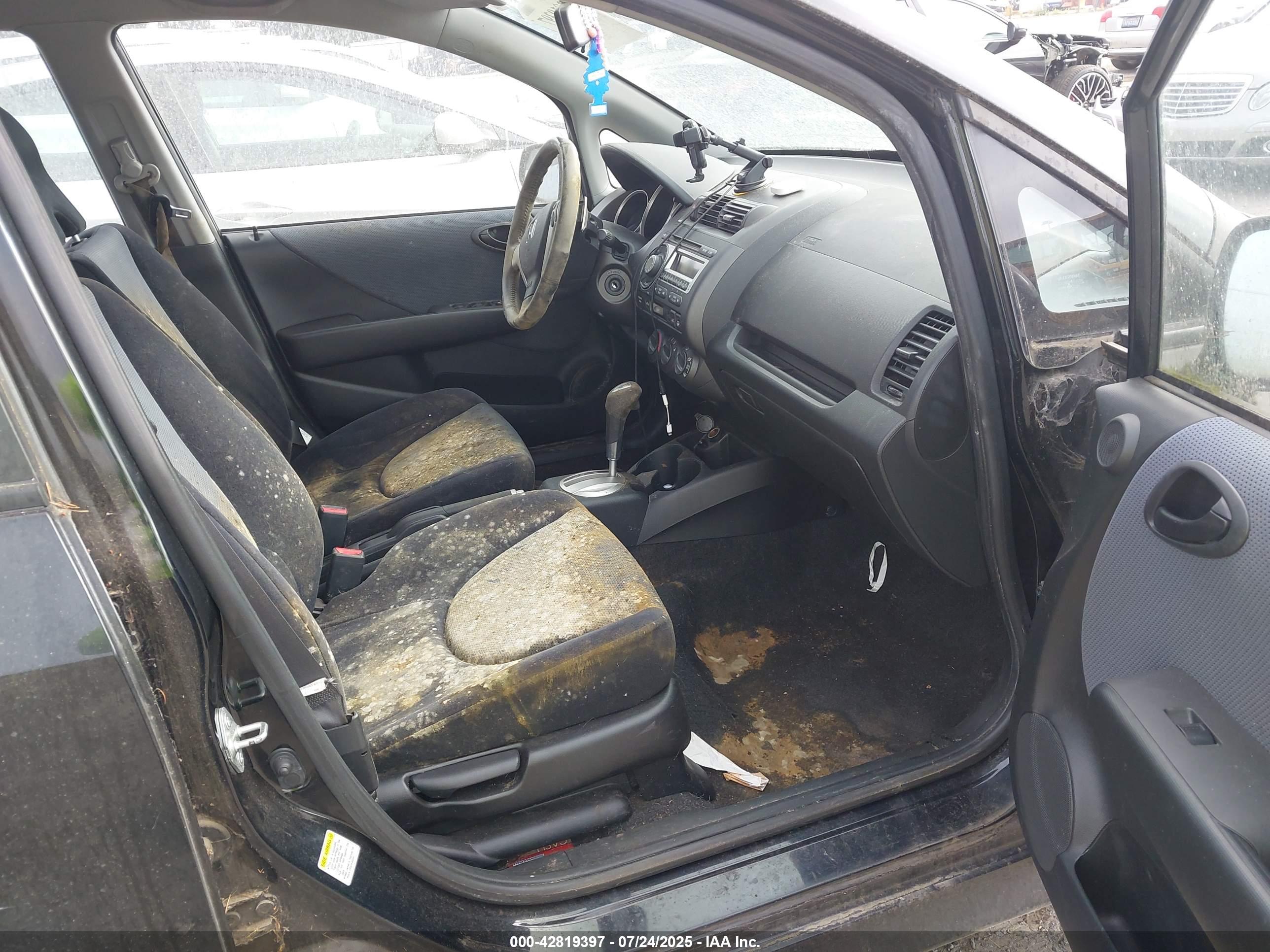 HONDA FIT image 5