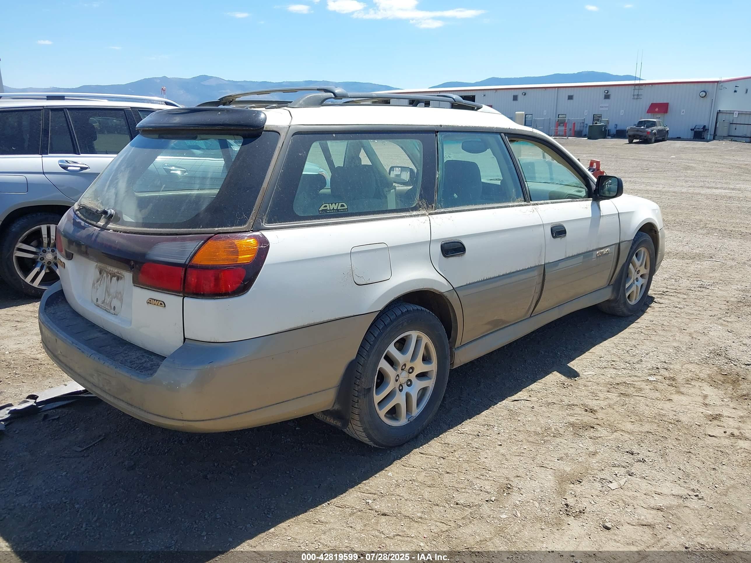 SUBARU OUTBACK image 4